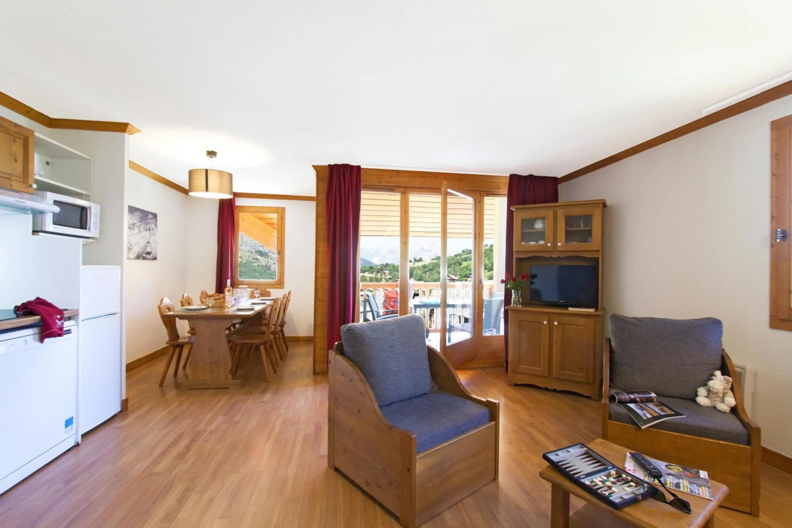 Kitchen or kitchenette in Résidence Odalys Le Hameau et les Chalets de la Vallée d'Or