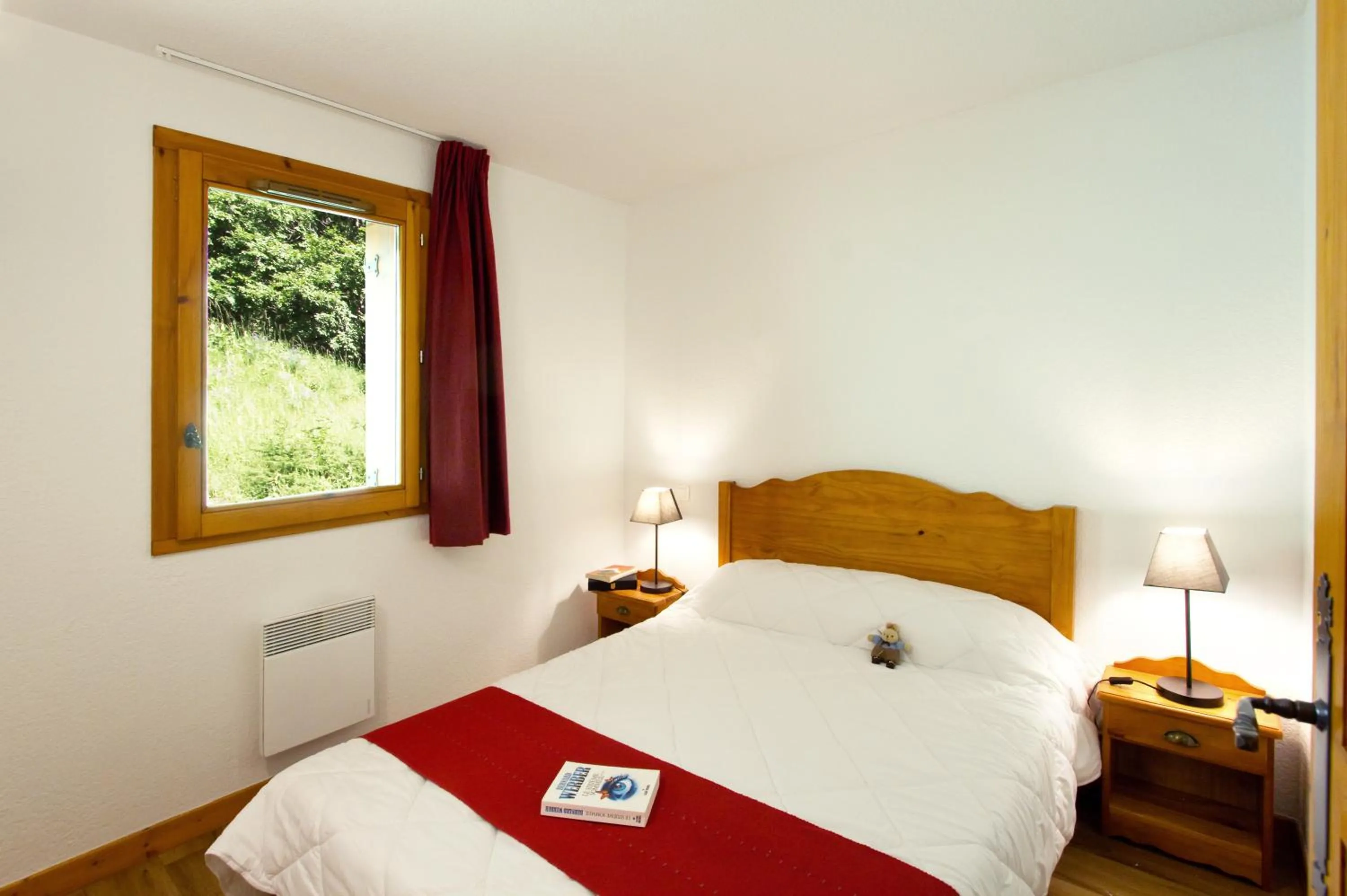 Bedroom, Bed in Résidence Odalys Le Hameau et les Chalets de la Vallée d'Or