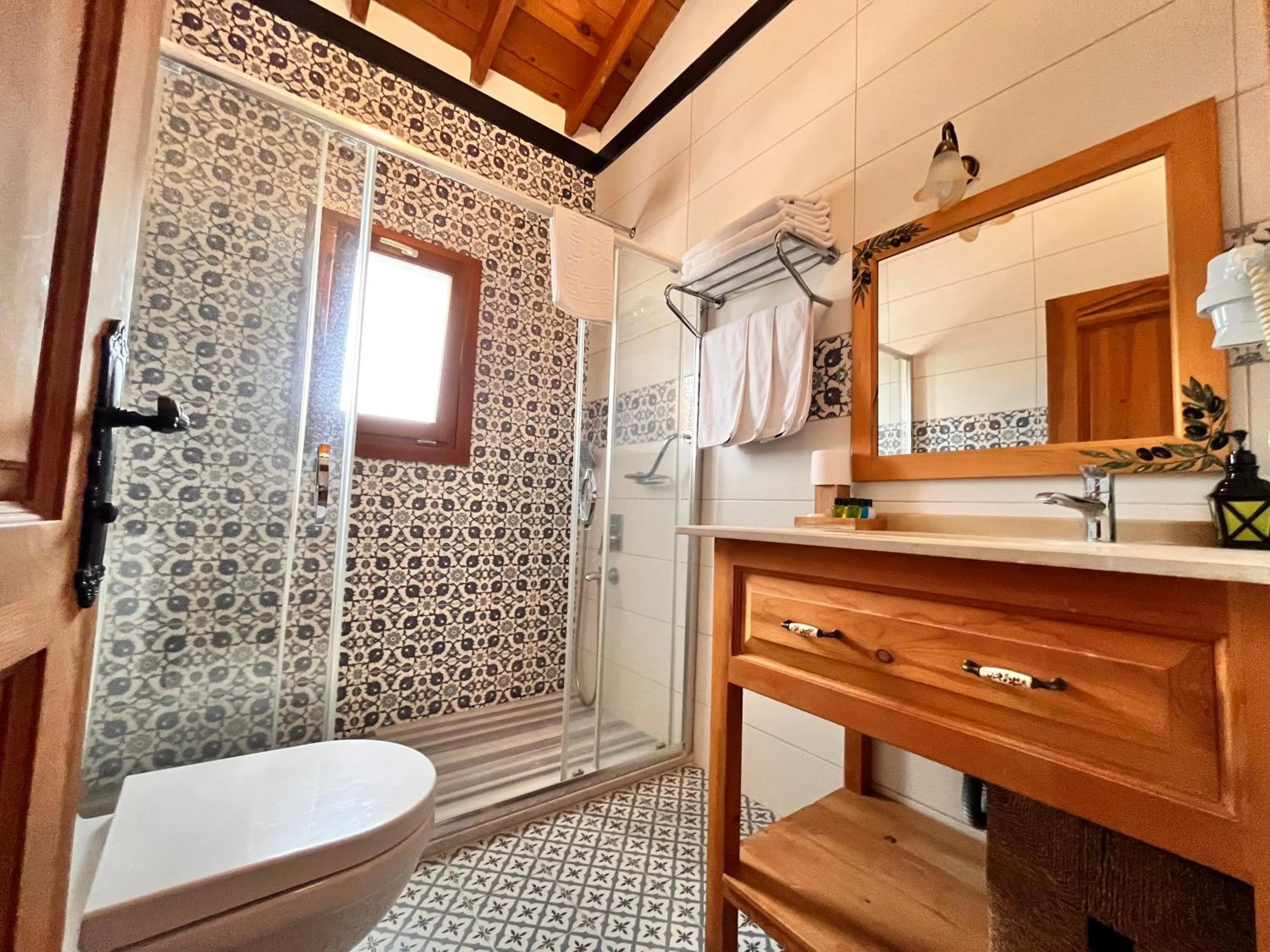 Shower in Eski Datça Otel