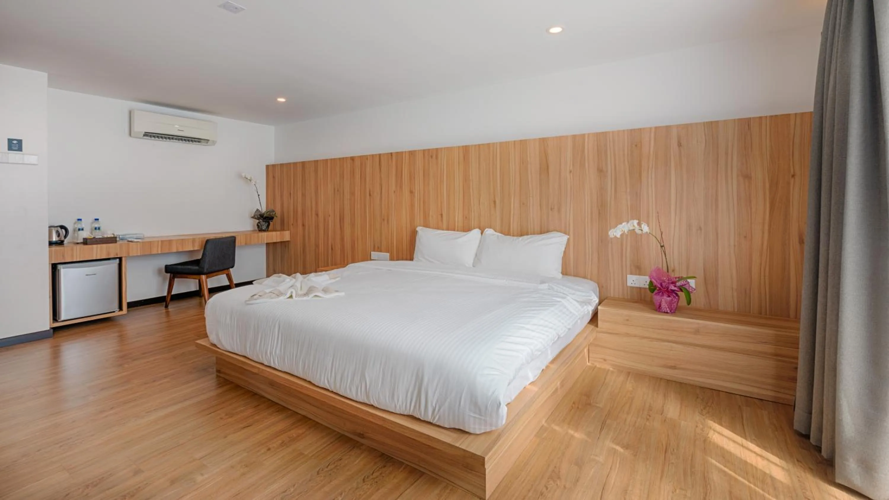 Bedroom, Bed in Lot 33 Boutique Hotel