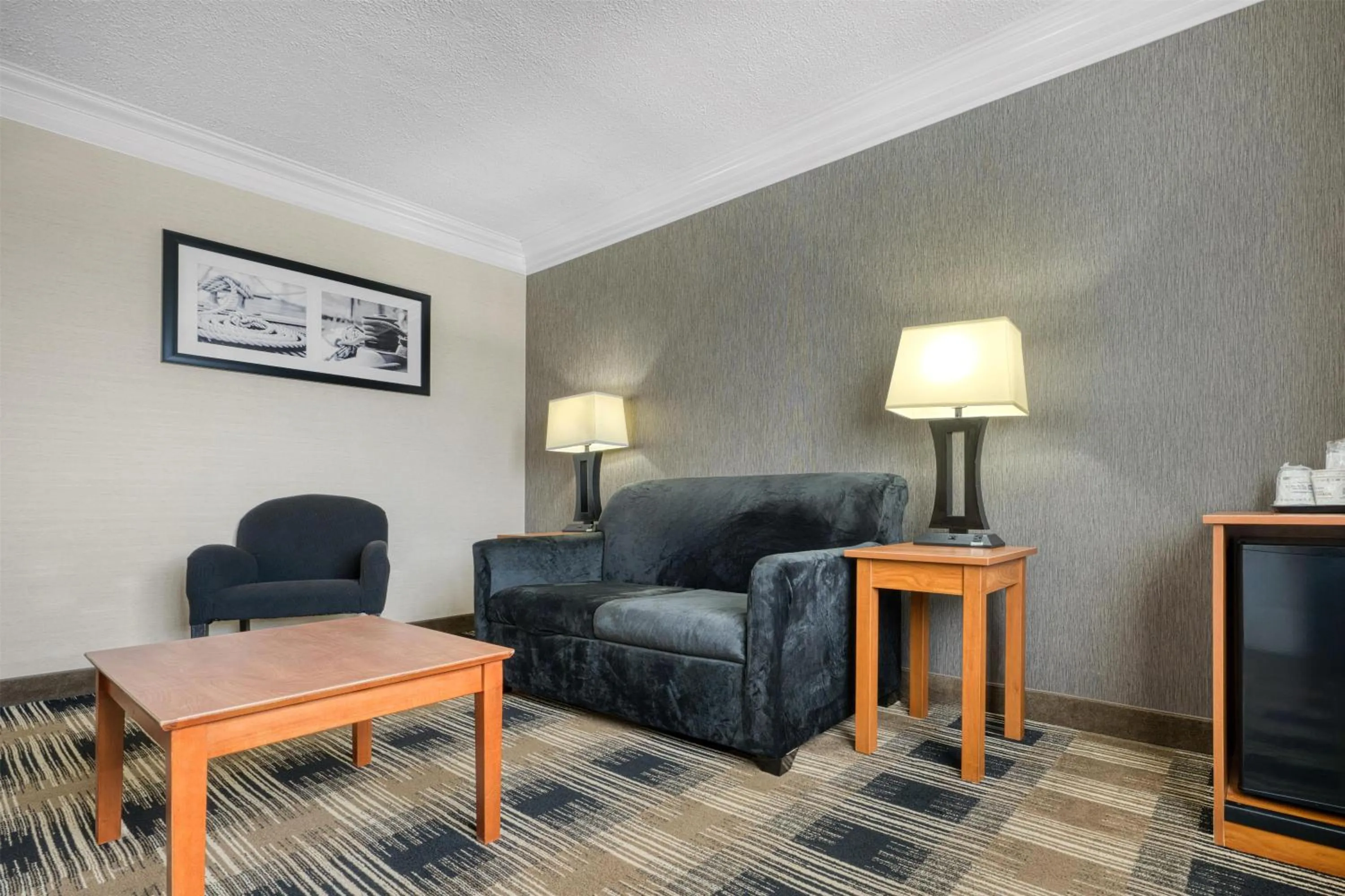Bedroom in Best Western Inn at the Rochester Airport