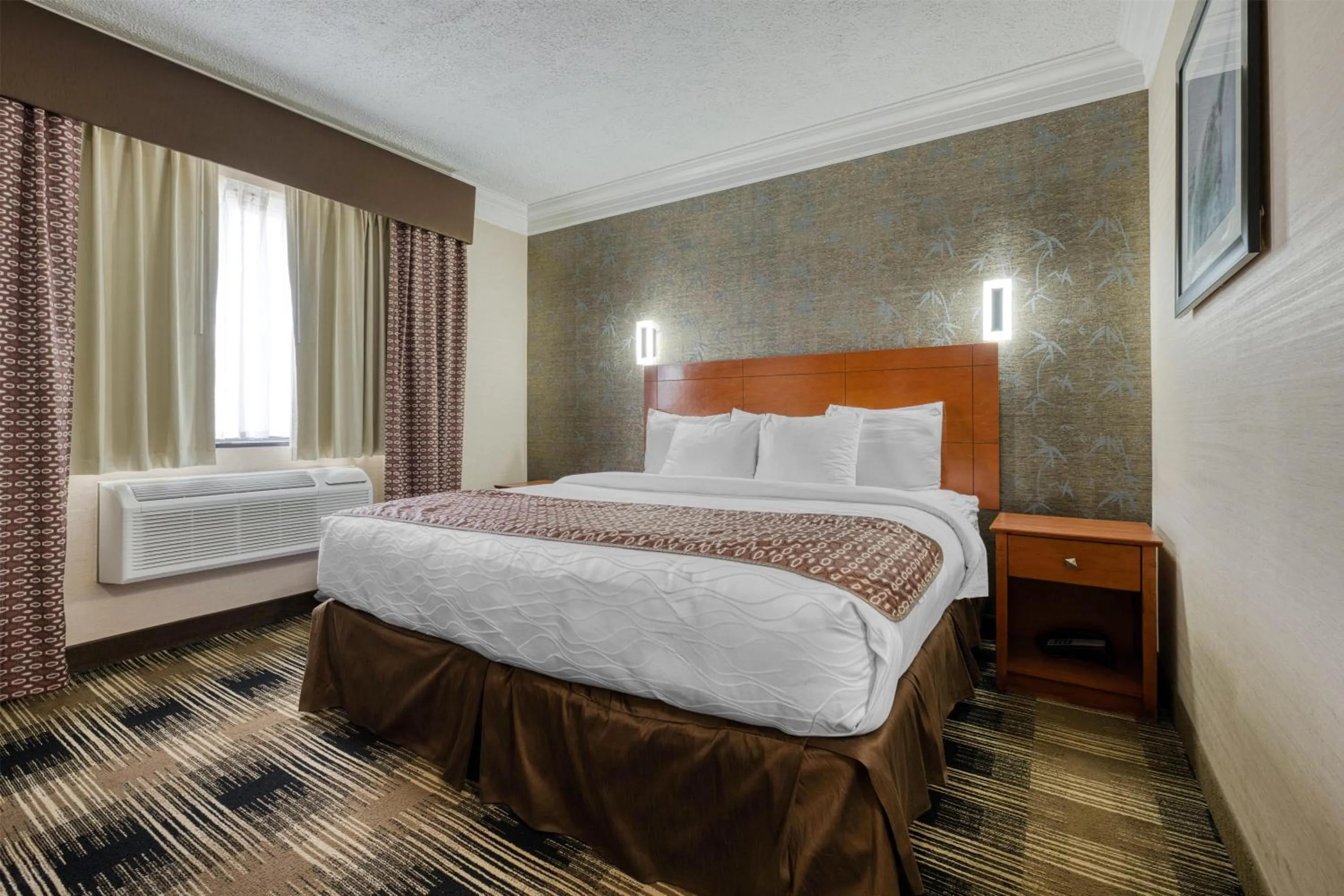 Bedroom, Bed in Best Western Inn at the Rochester Airport