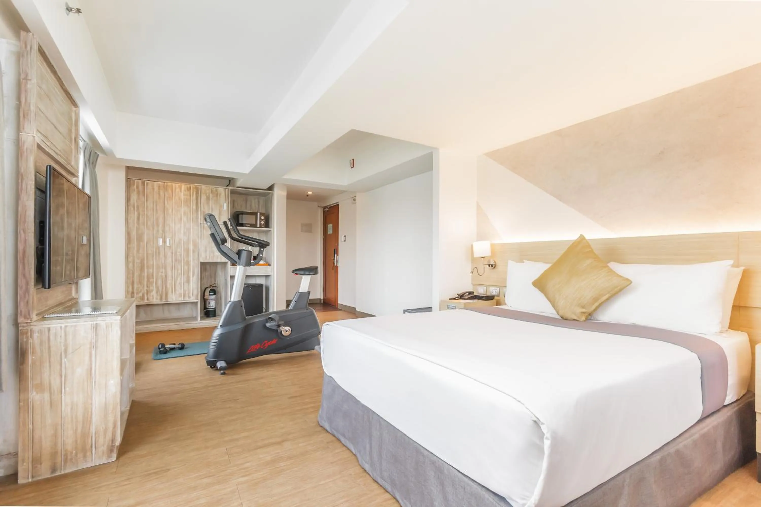 Bed in TRYP by Wyndham Mall of Asia Manila