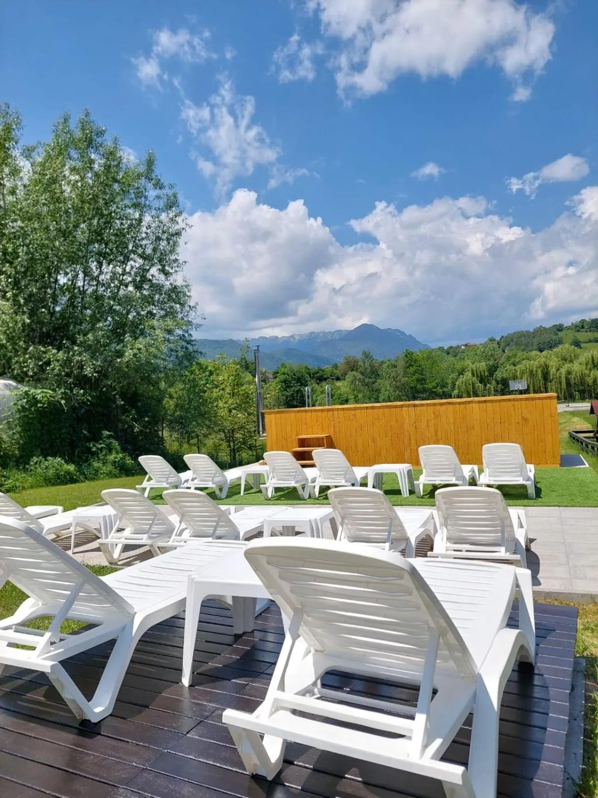 Swimming pool in New Wolf