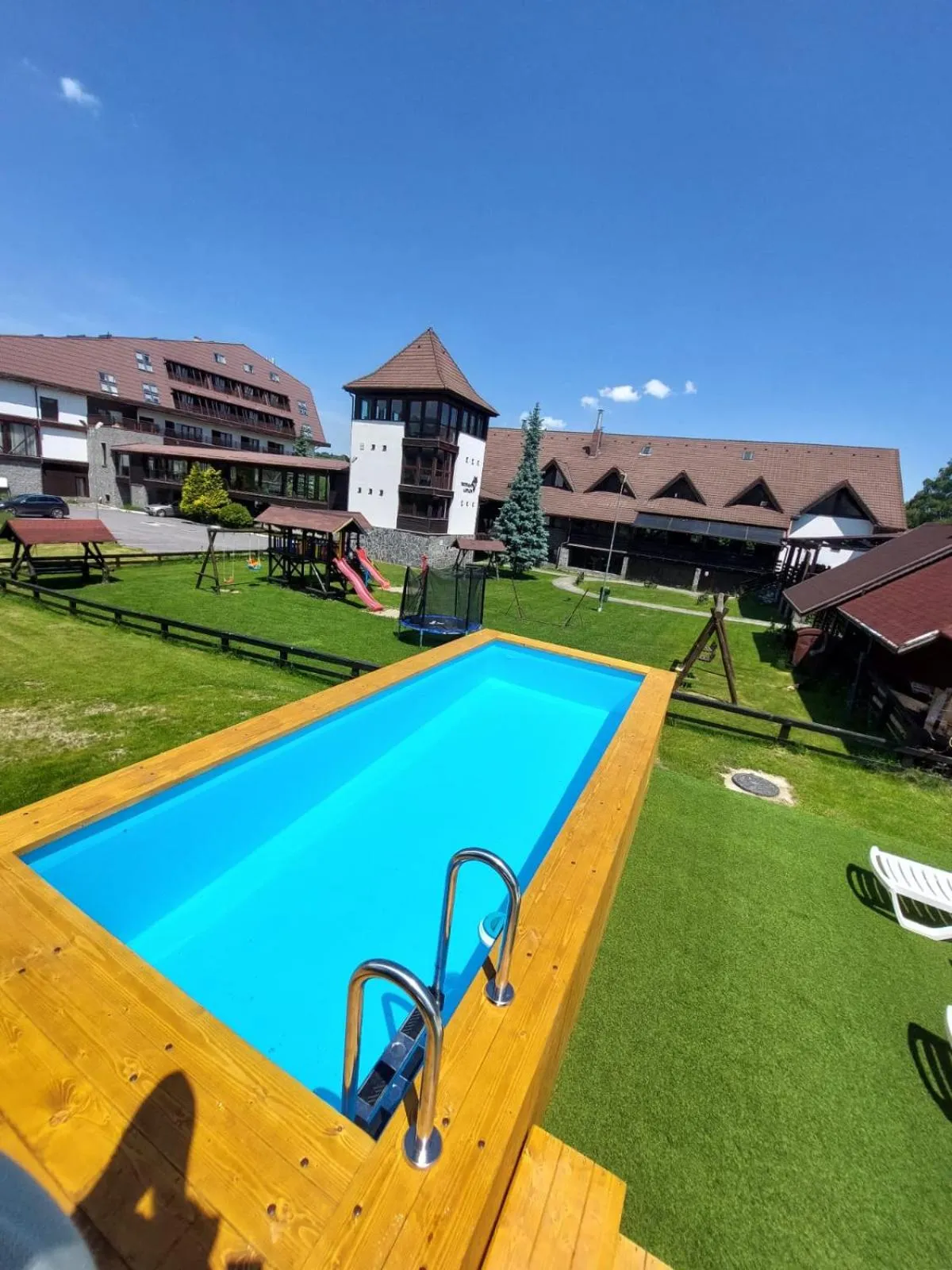 Swimming pool in New Wolf