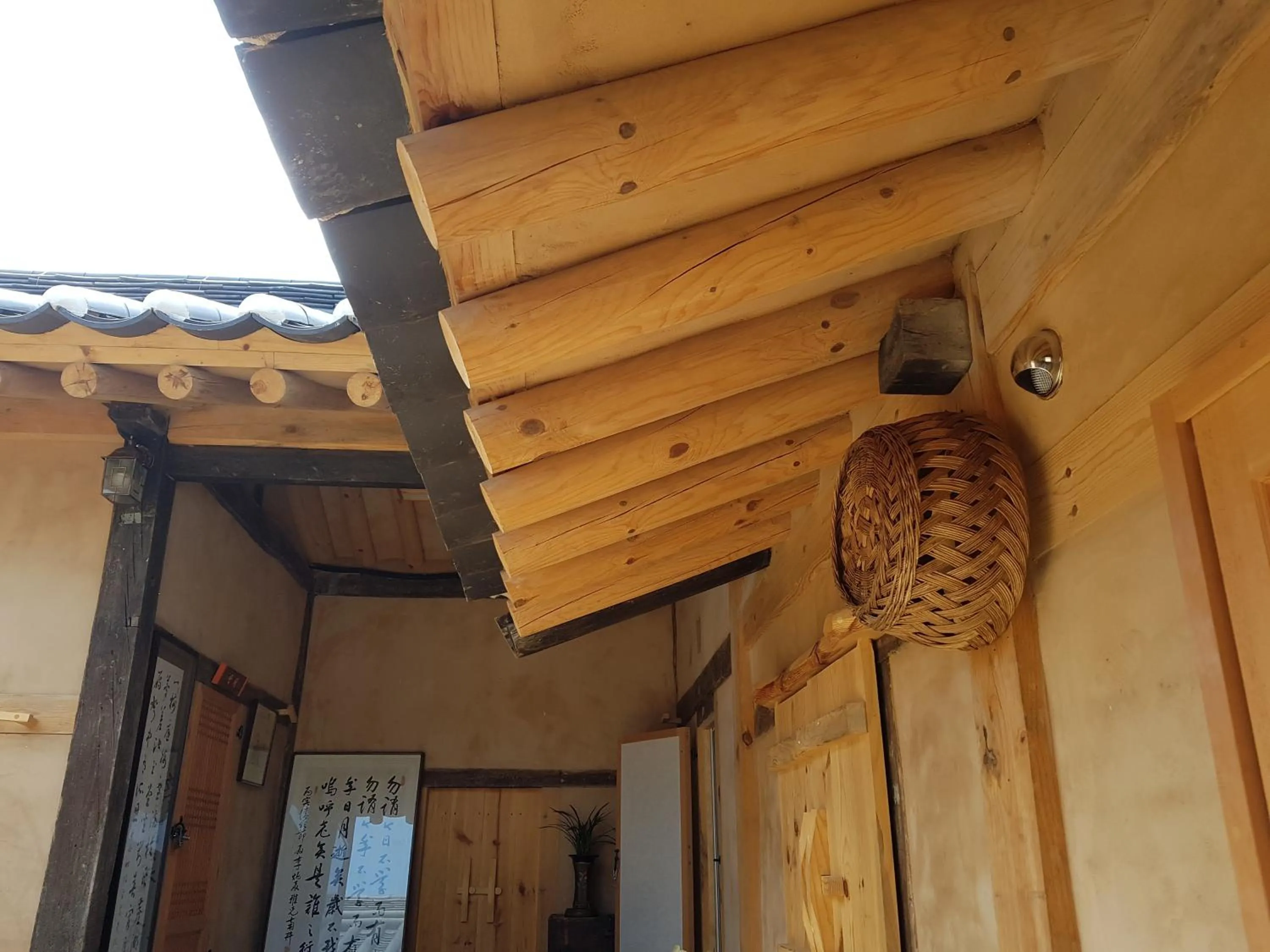 Jukheon Traditional House
