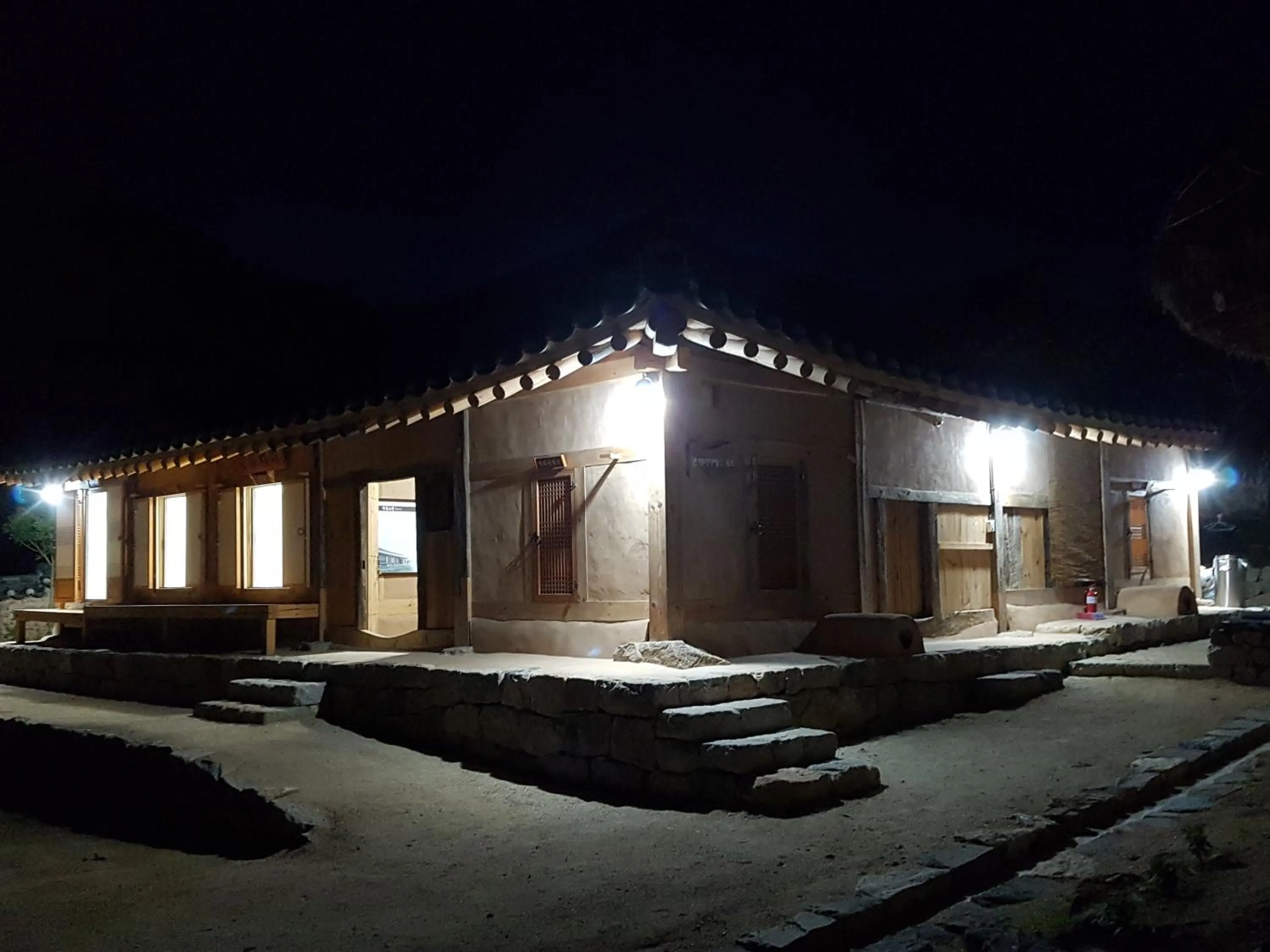 Jukheon Traditional House