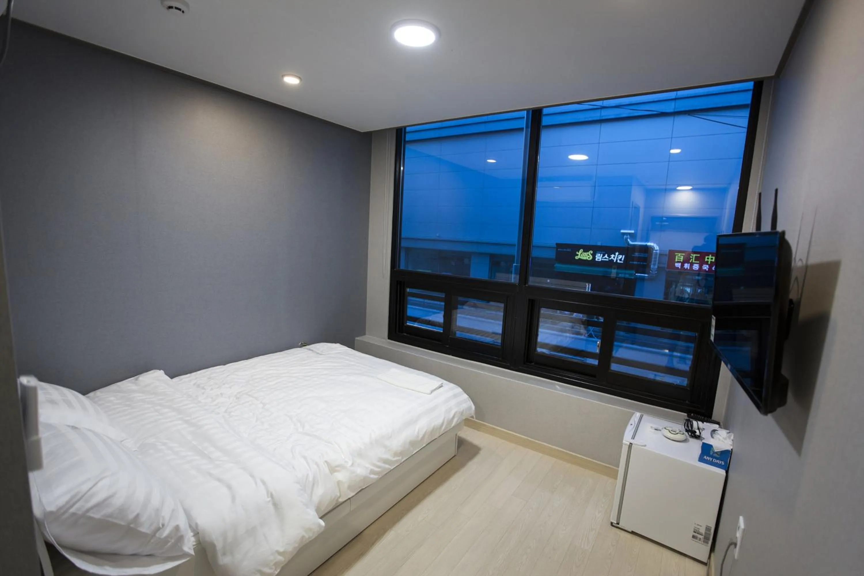 Shower, Bed in O'guest in Haeundae