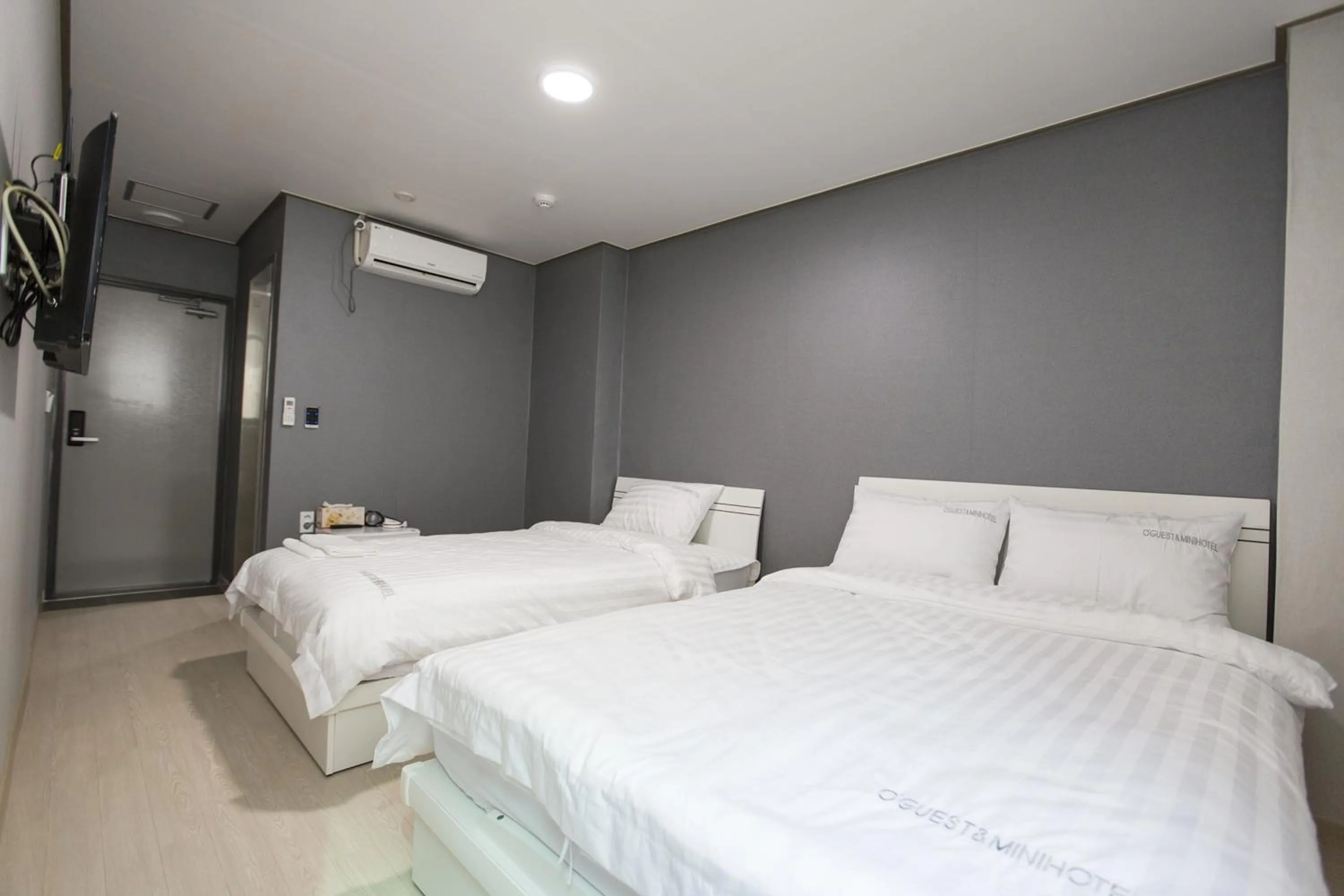 Shower, Bed in O'guest in Haeundae