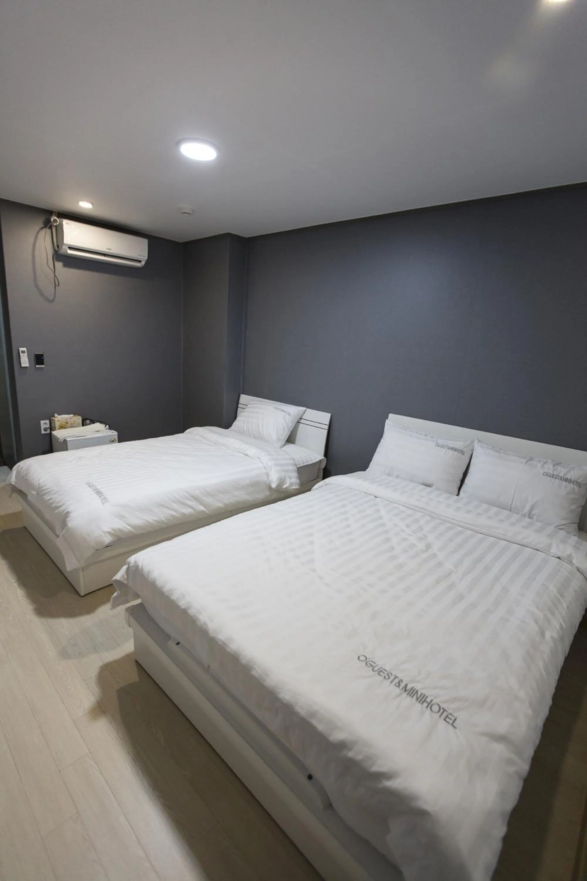 Shower, Bed in O'guest in Haeundae