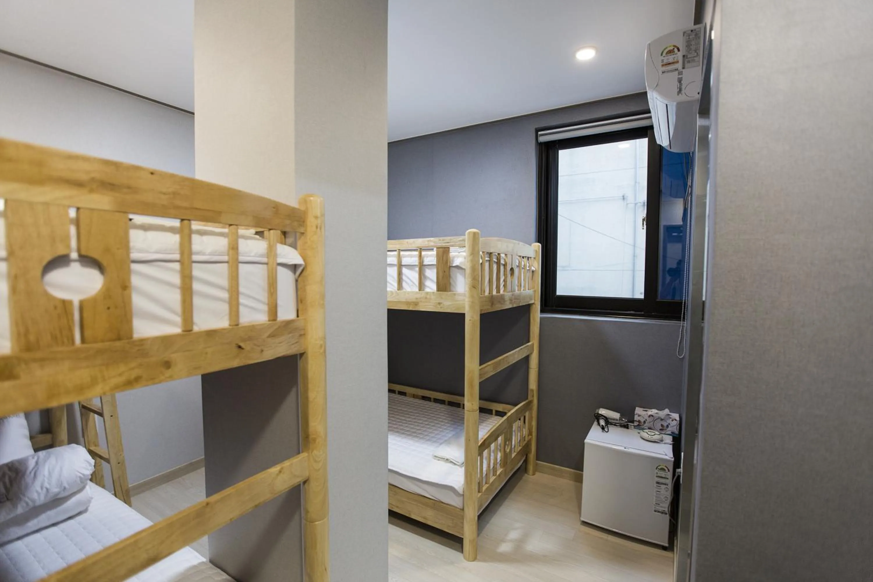 Shower, Bed in O'guest in Haeundae