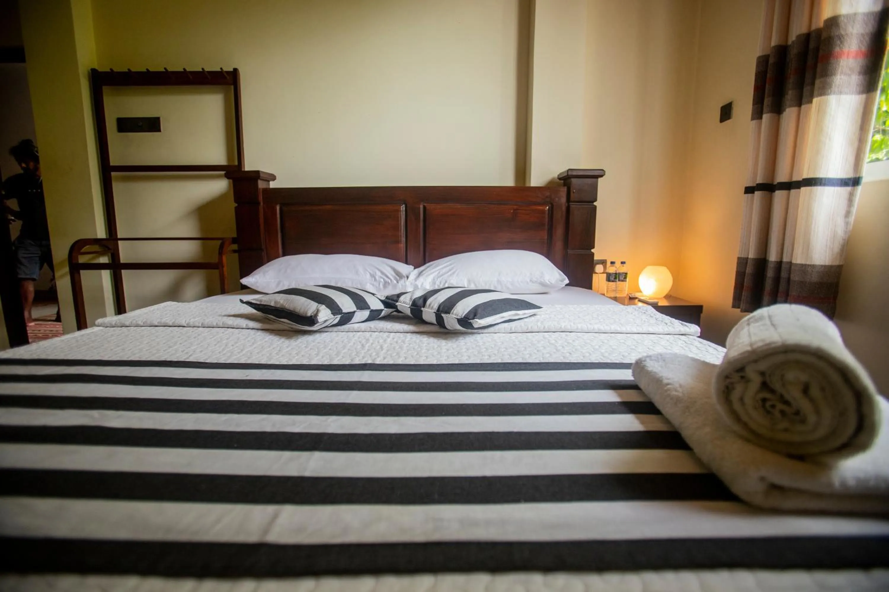 Bed in Evergreen Hotel Dambulla