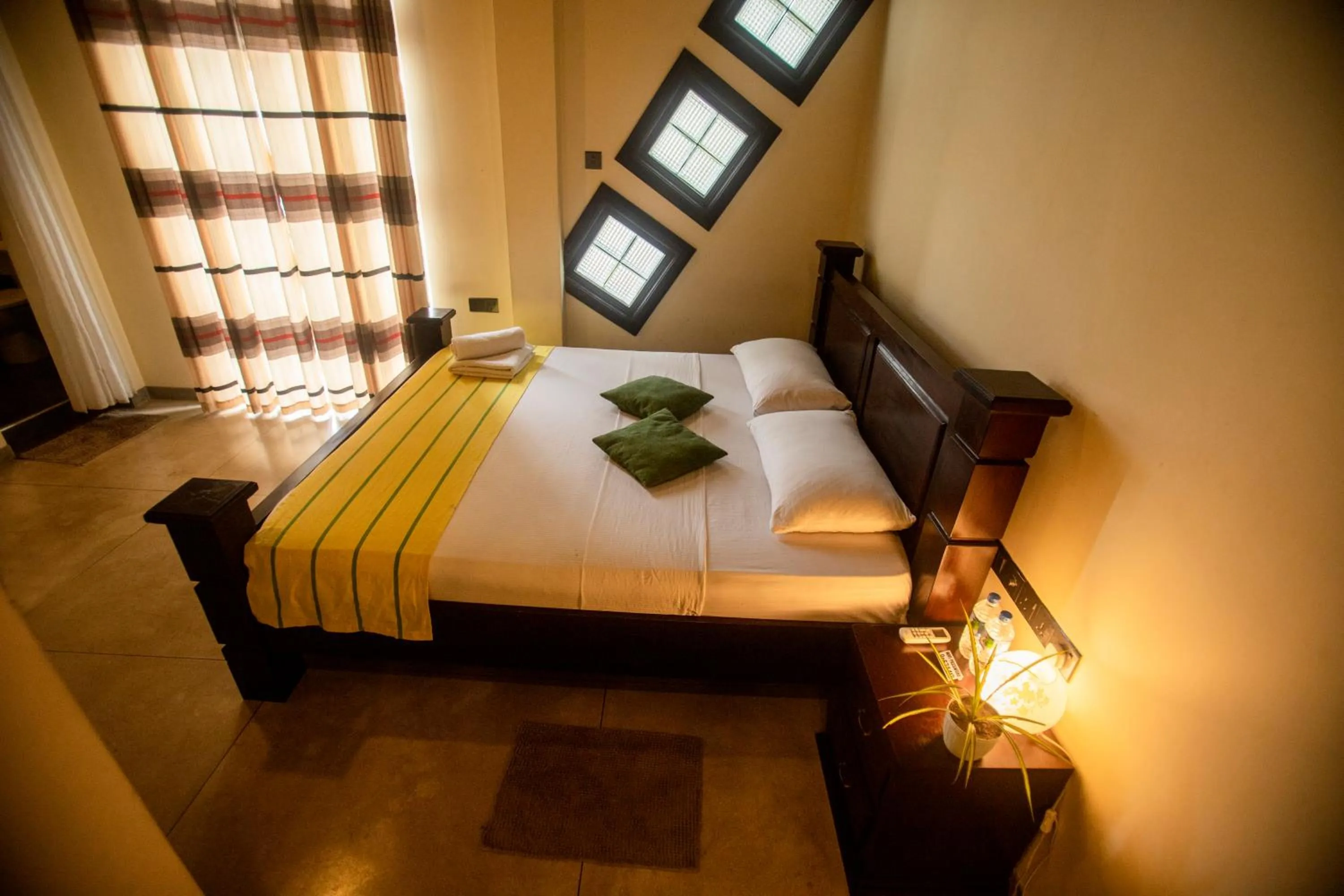 Bedroom, Bed in Evergreen Hotel Dambulla