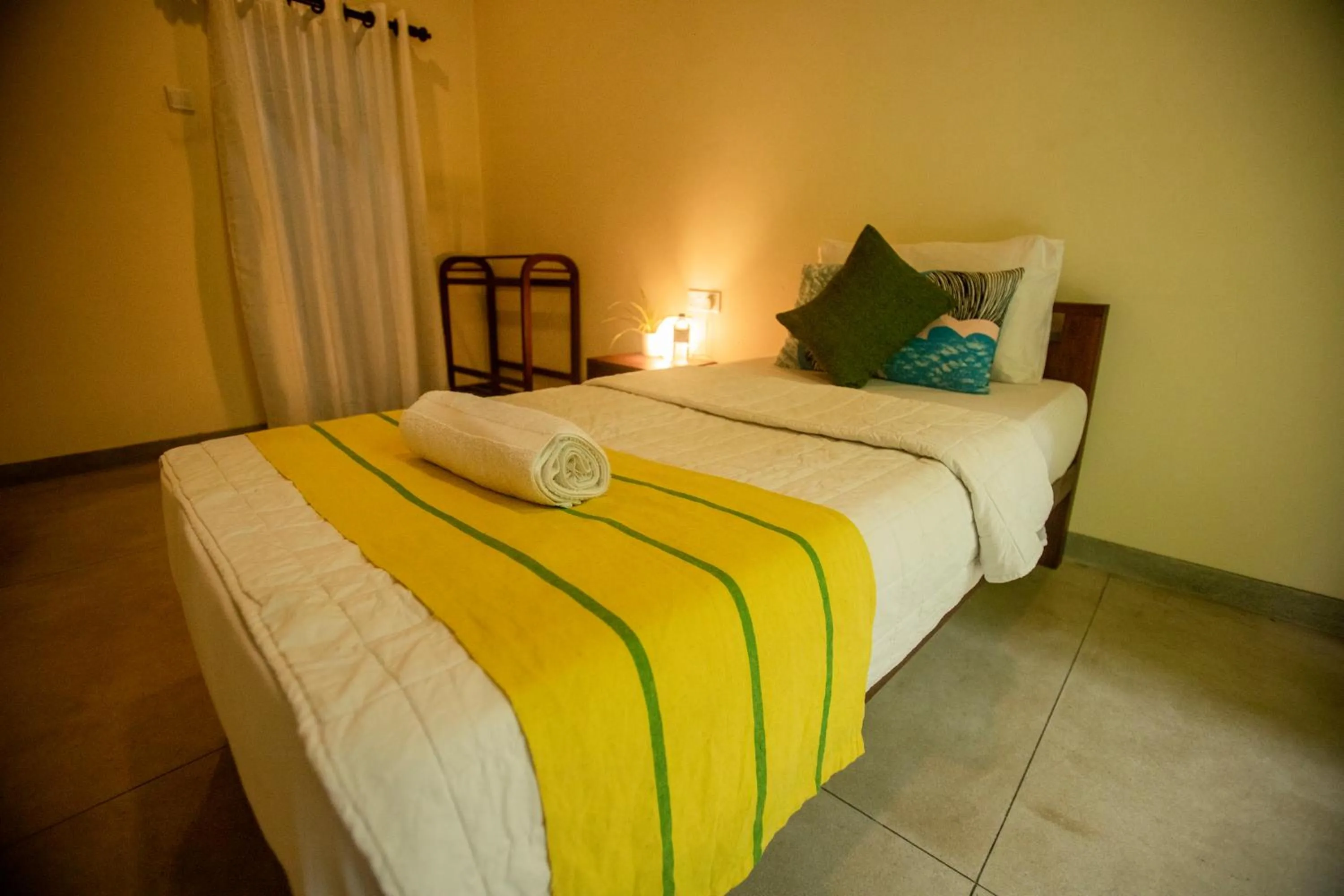 Bedroom, Bed in Evergreen Hotel Dambulla