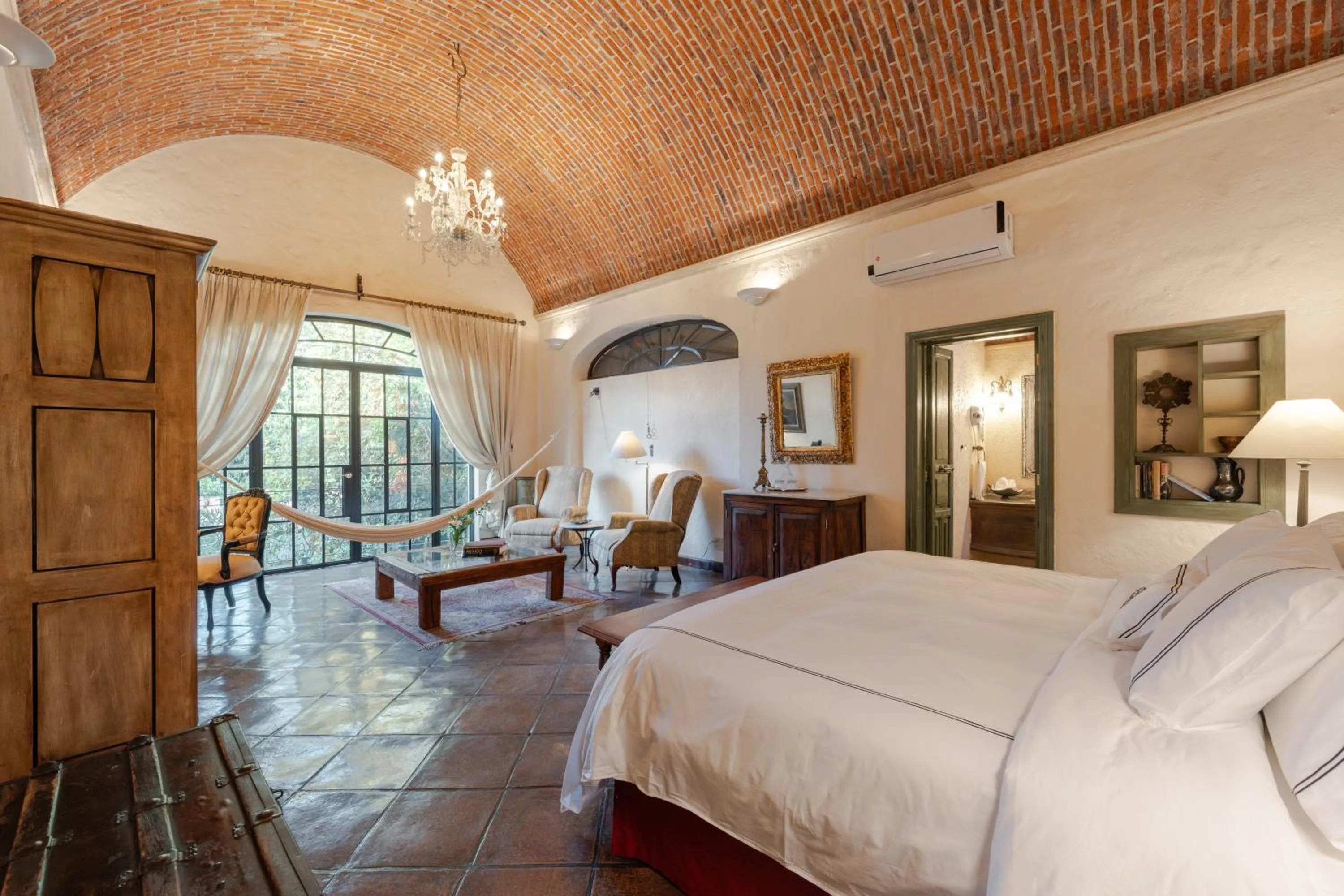 Photo of the whole room, Bed in Villa Ganz Boutique Hotel