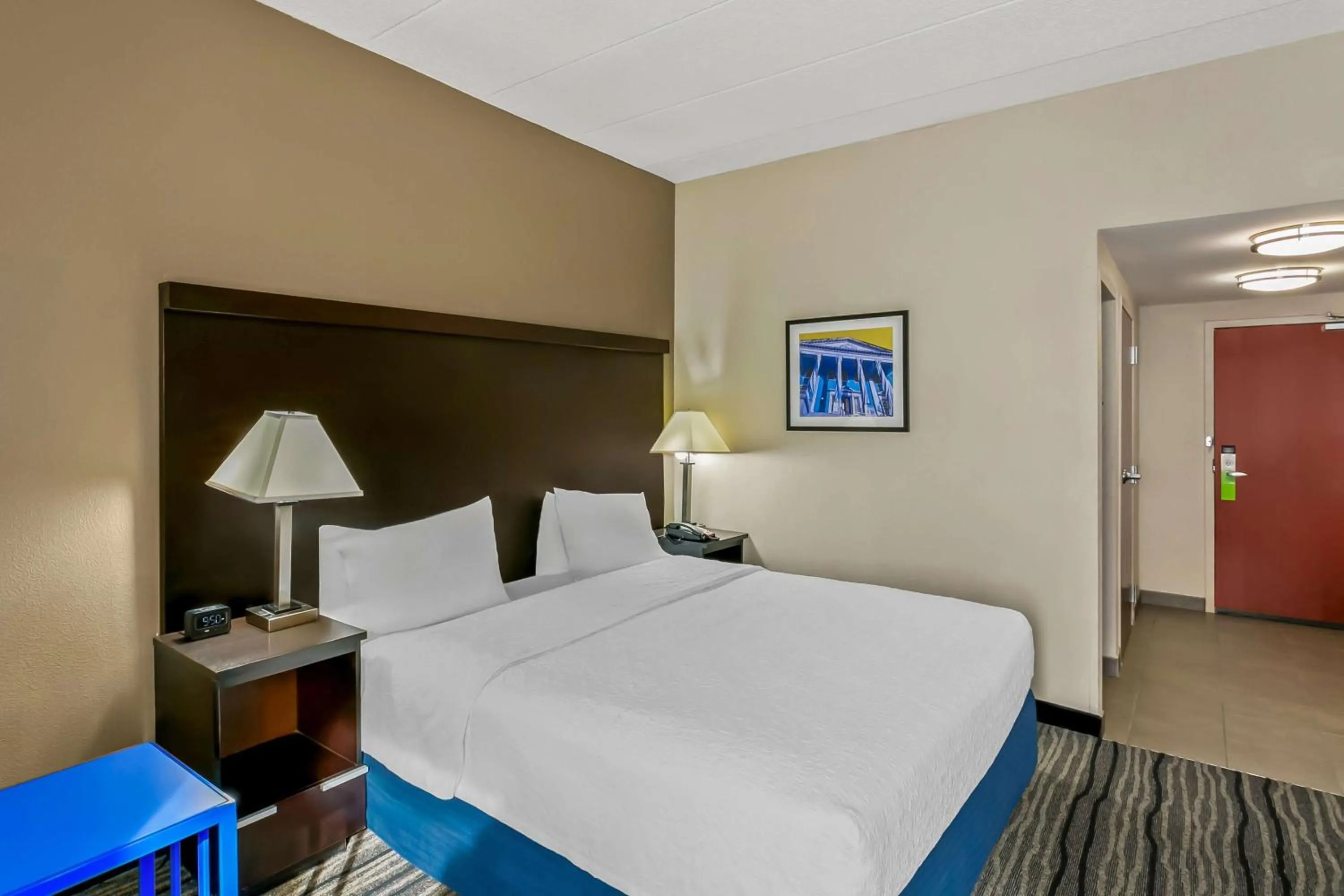 Bed in Hampton Inn Bowie