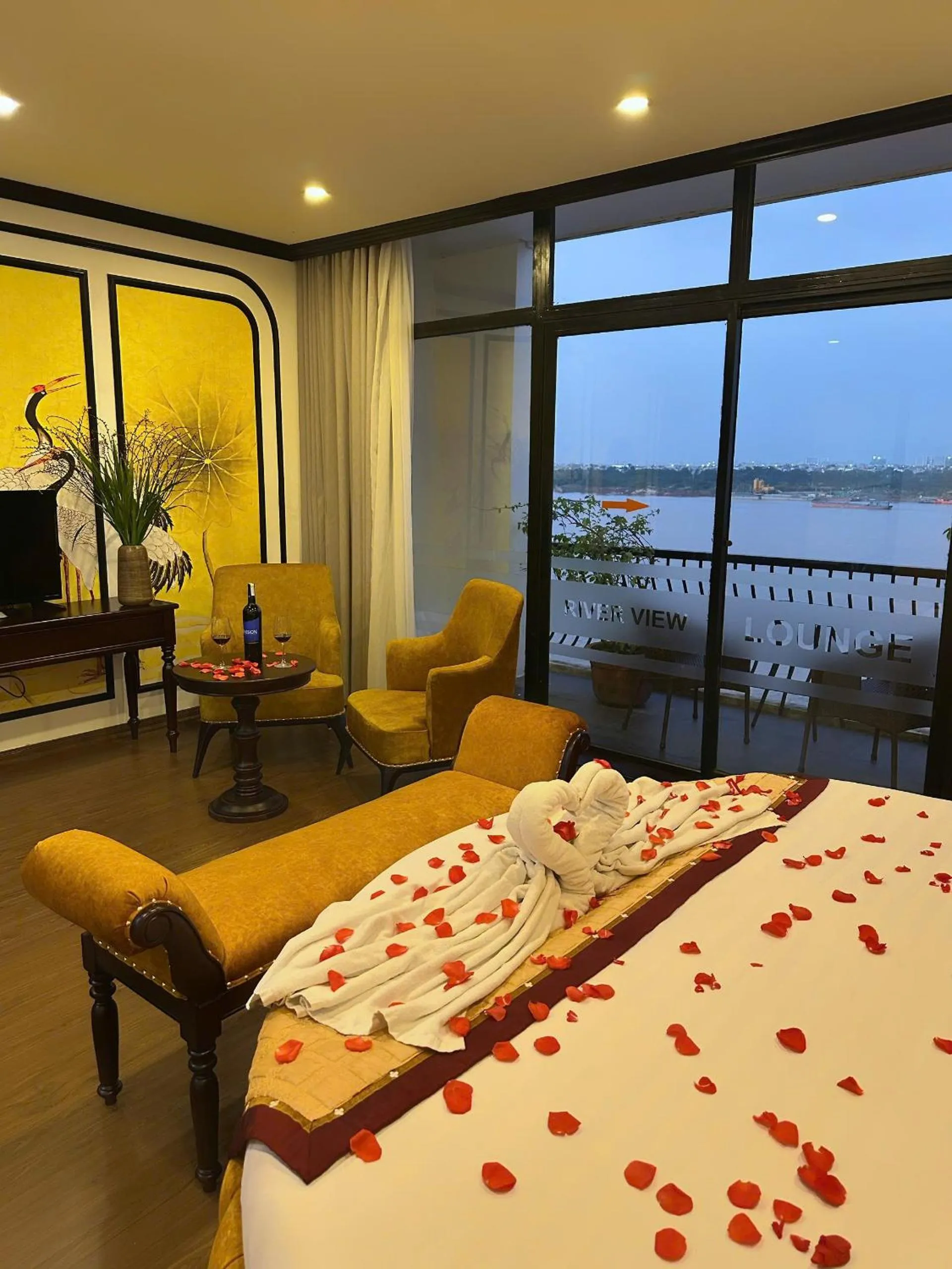 Bed in Sunrise Hanoi Hotel