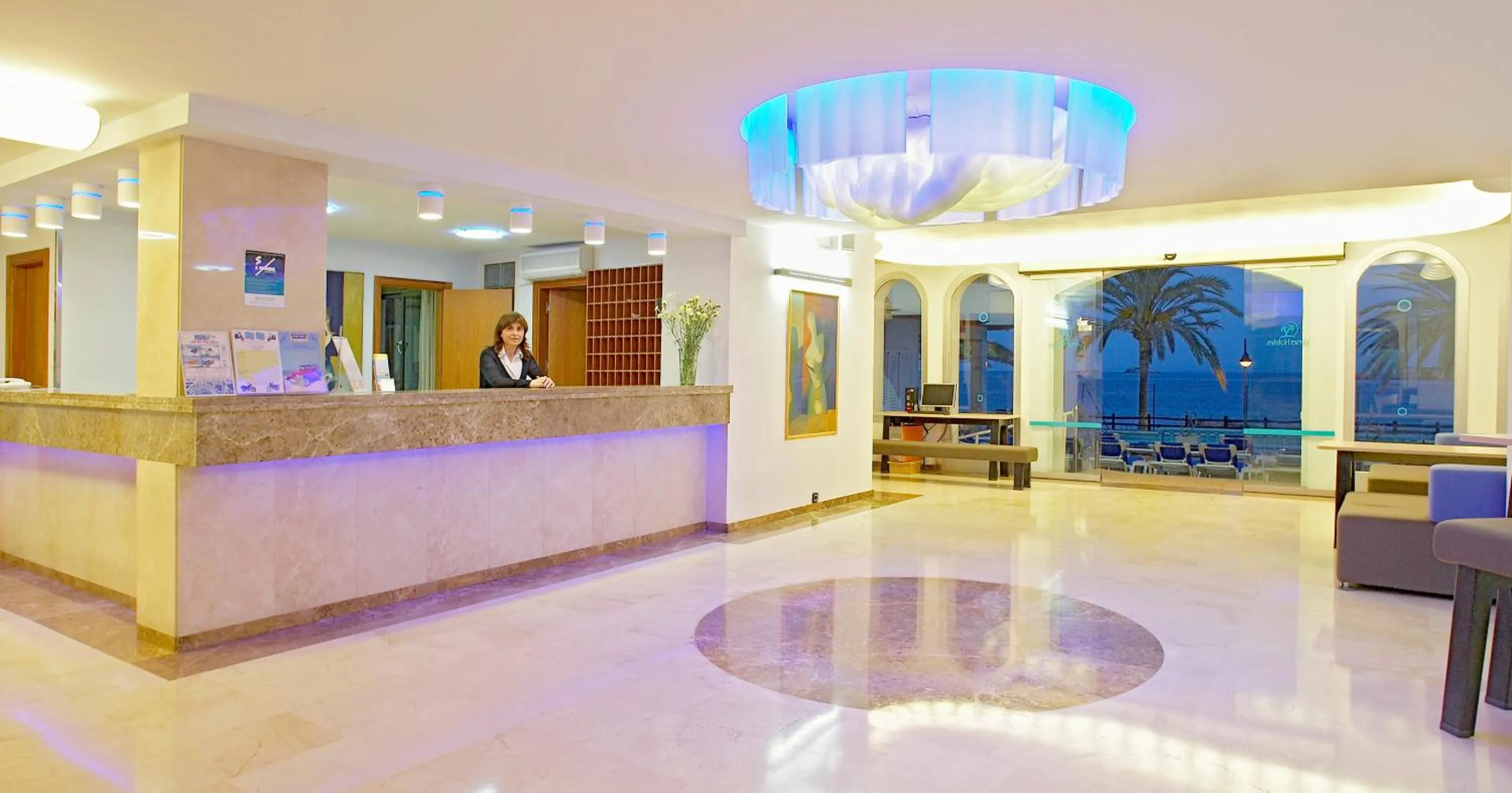 Lobby or reception in Apartamentos Mar y Playa