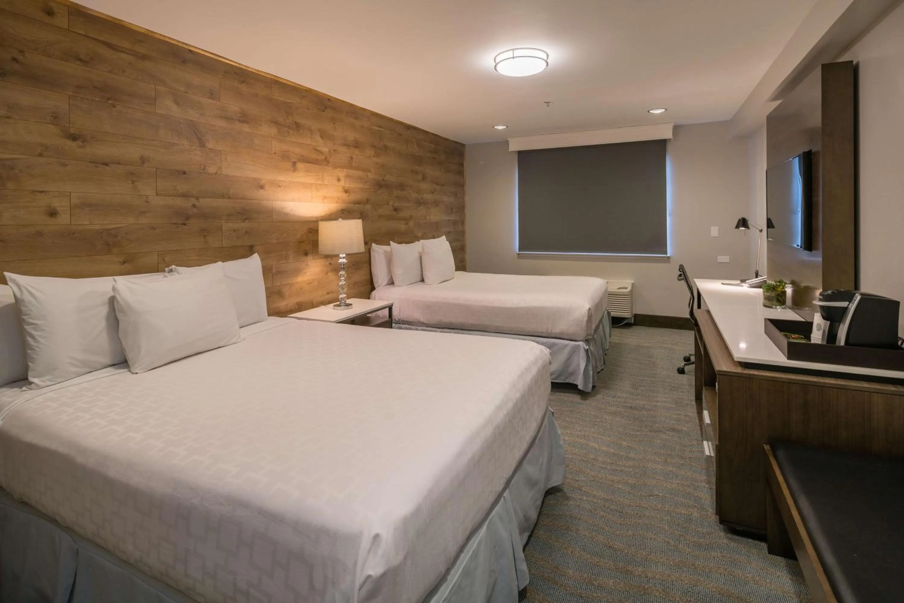 Bedroom, Bed in The Row Hotel; BW Signature Collection