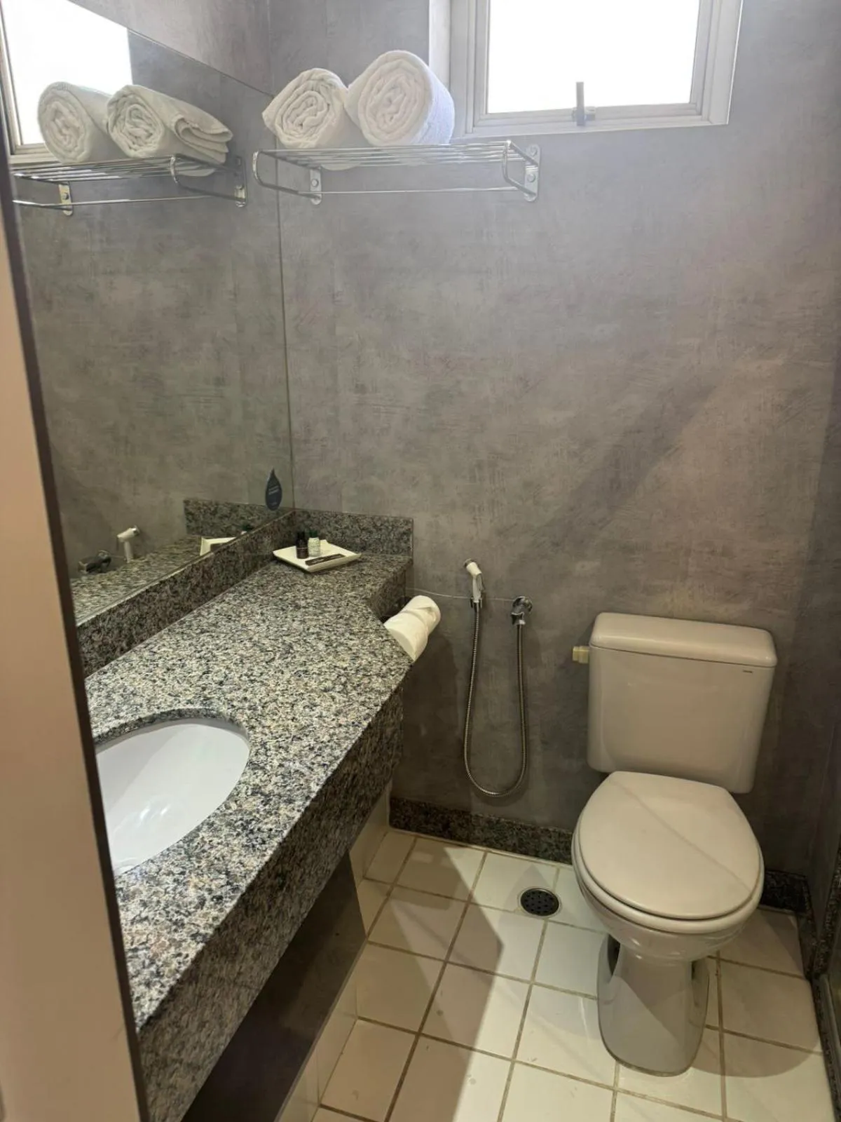 Toilet in San Diego Suítes Lourdes - OFICIAL