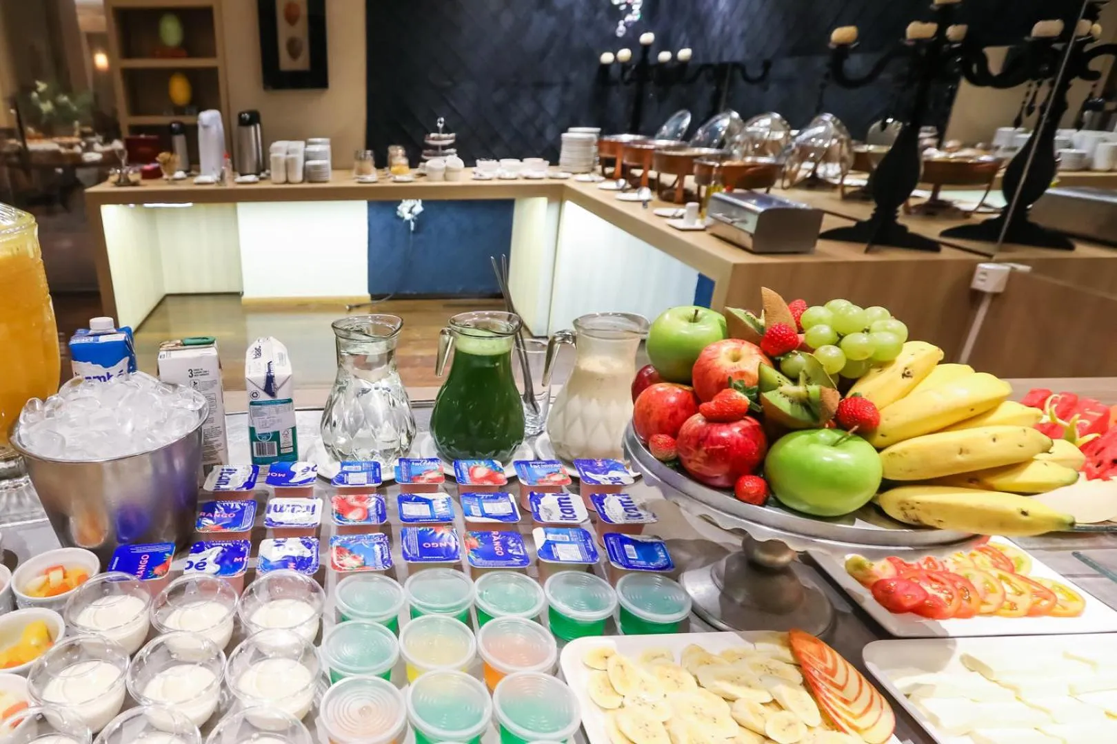 Buffet breakfast in Nobile Suítes Uberlândia