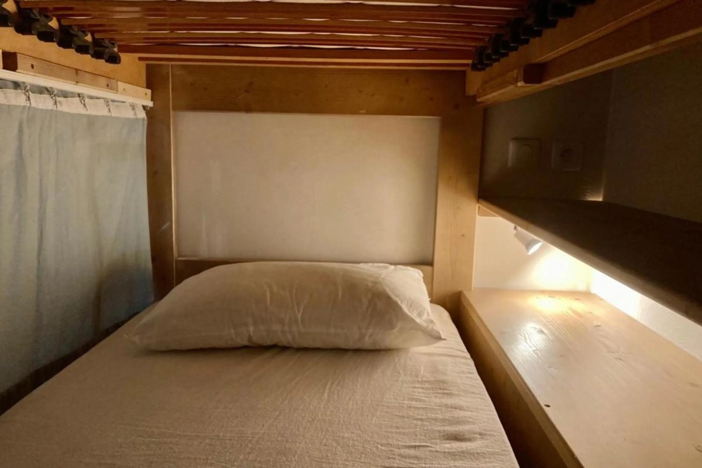 Bed in RisoulSki Antarès - Piscine et Sauna