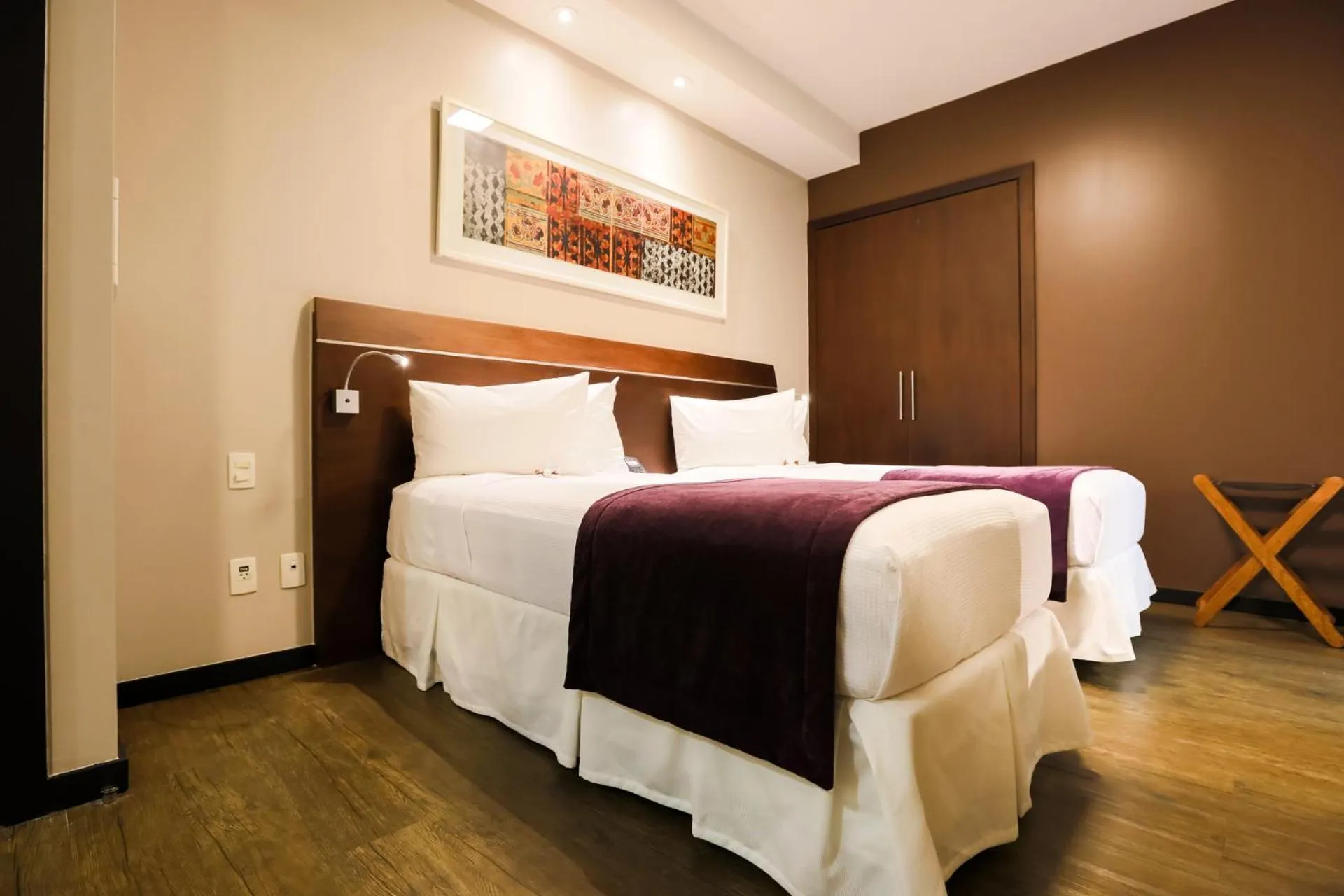 Photo of the whole room, Bed in San Diego Suites Ipatinga