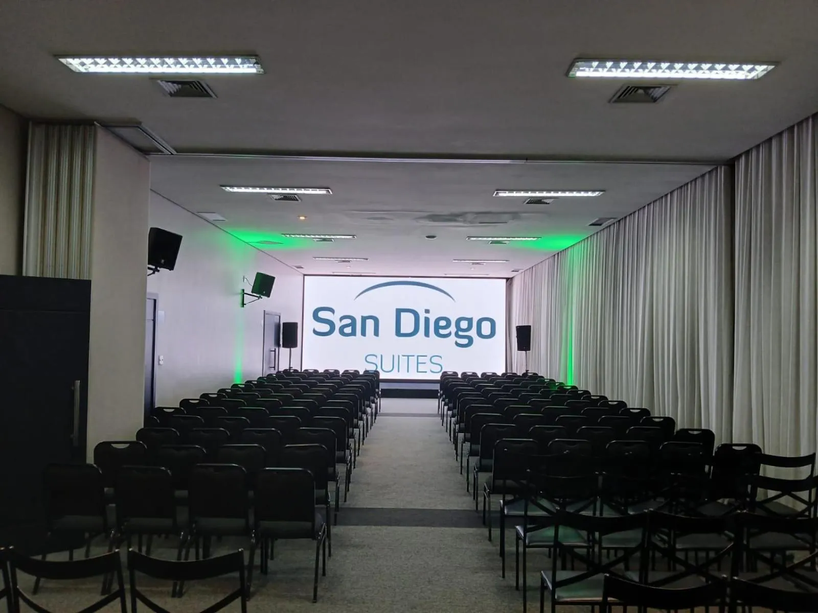 Meeting/conference room in San Diego Suites Ipatinga