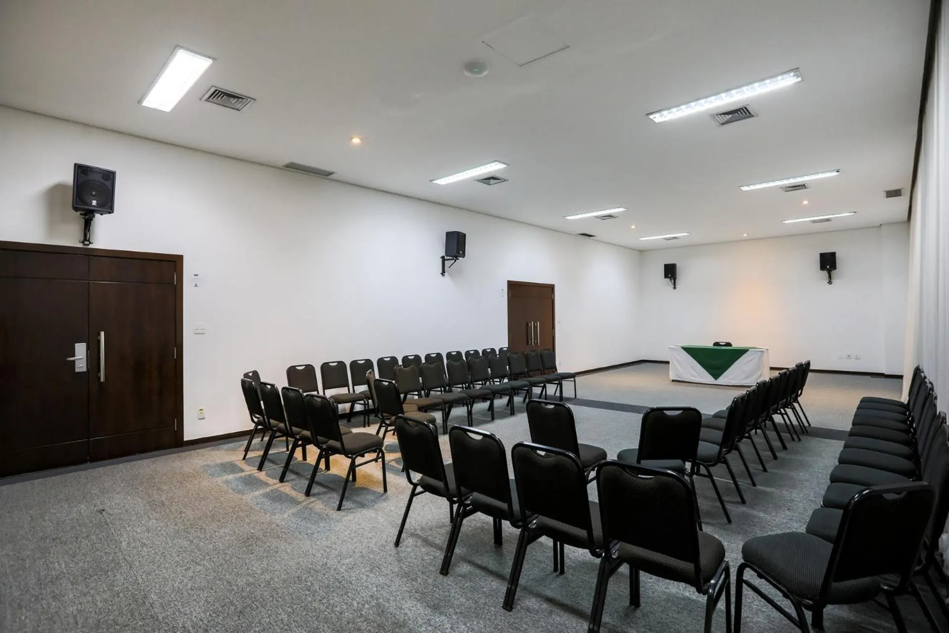 Business facilities in San Diego Suites Ipatinga