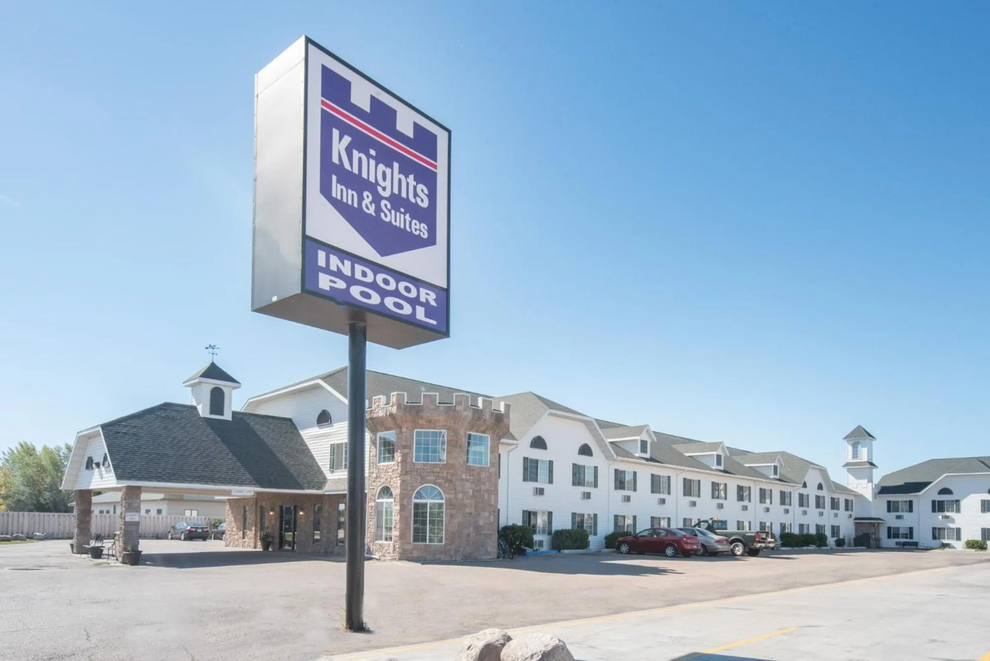 Property building in Knights Inn and Suites - Grand Forks