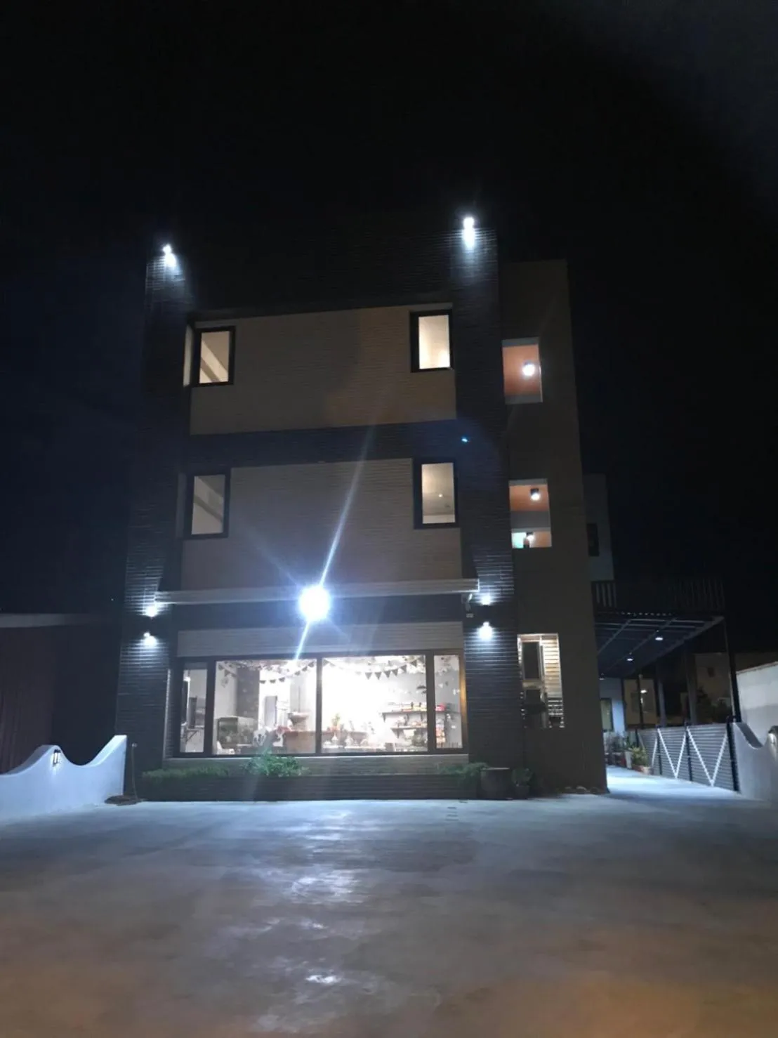 Facade/entrance in Seven beauties Homestay