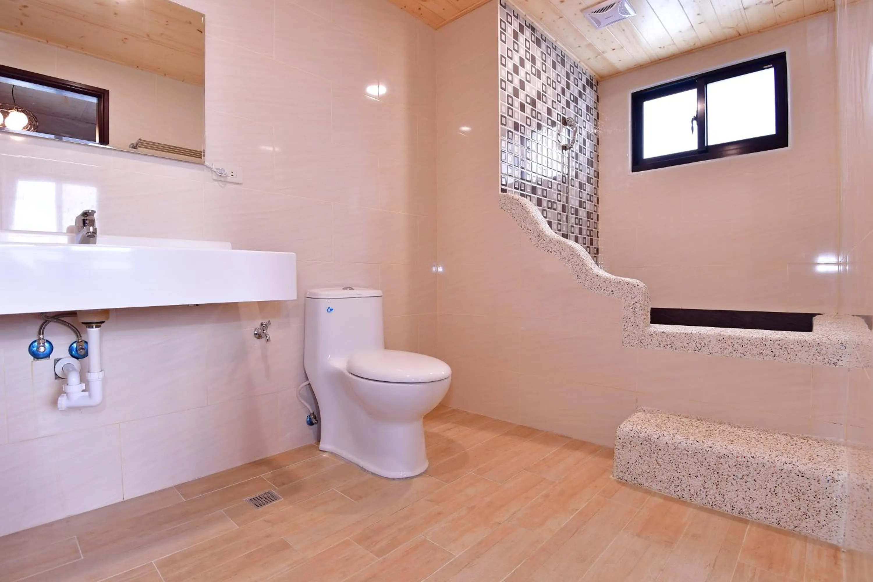 Bathroom in Seven beauties Homestay