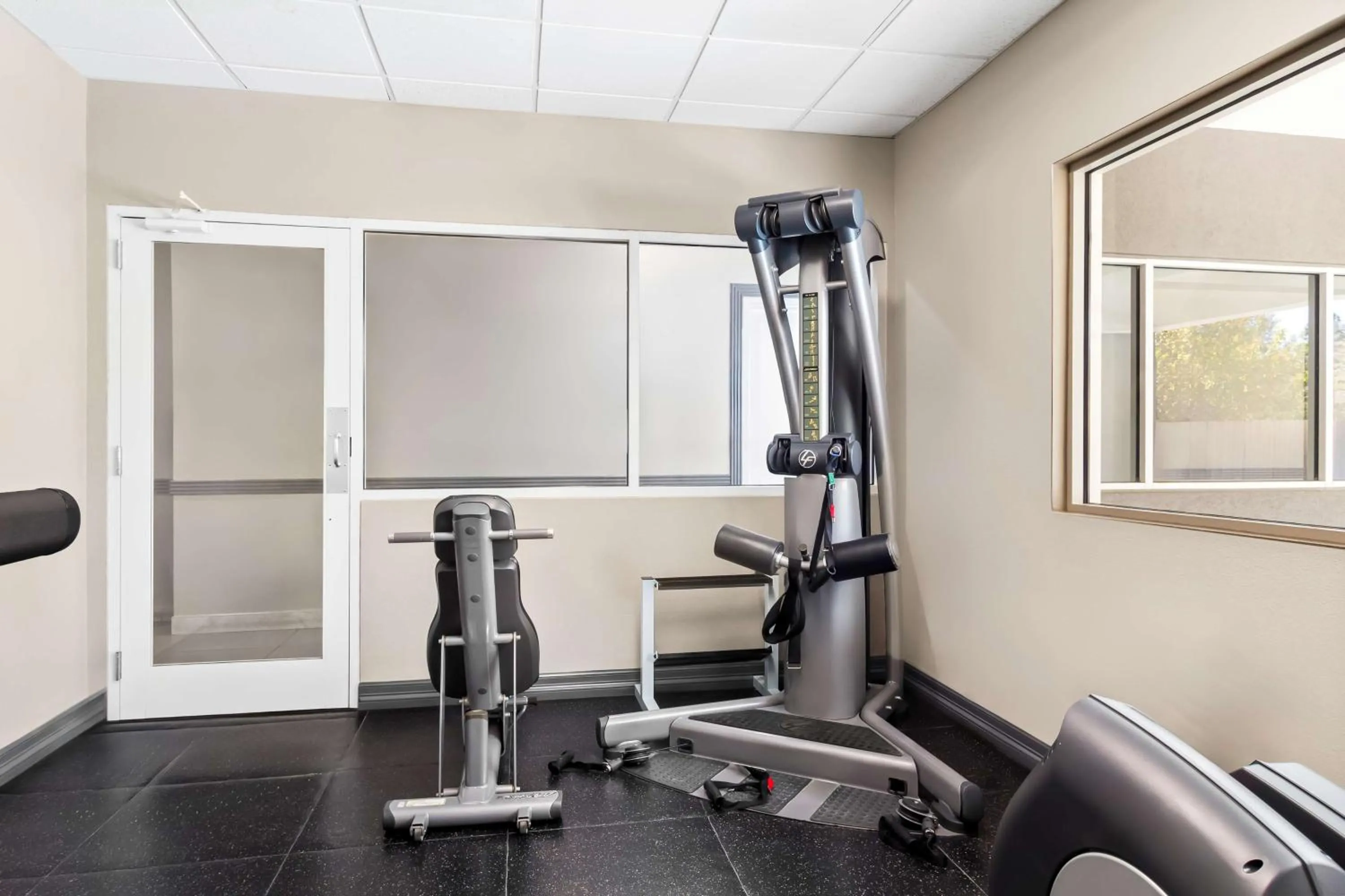 Fitness centre/facilities in Sonesta Essential IAH Airport JFK Boulevard - Newly Renovated