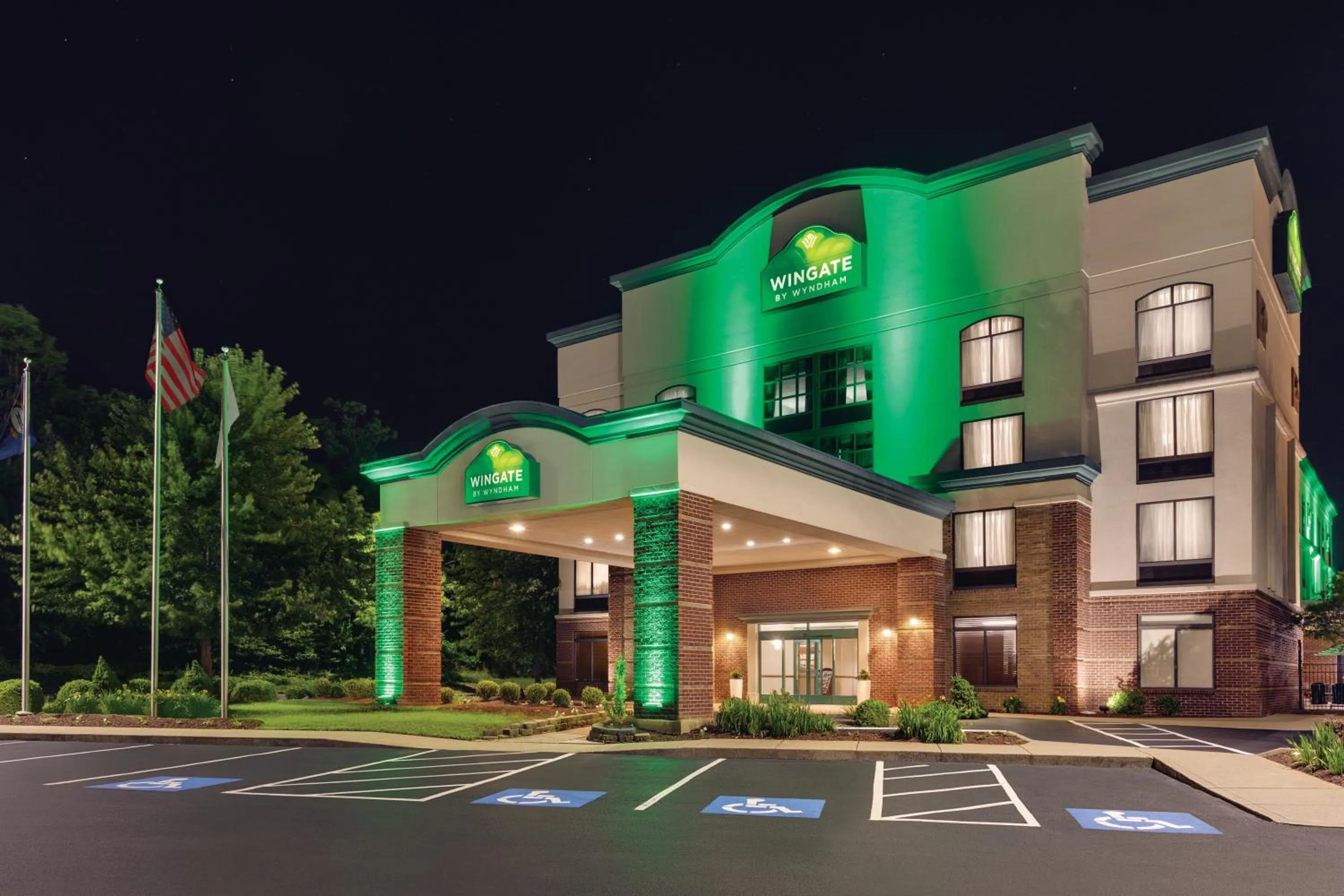 Property building in Wingate by Wyndham Louisville East