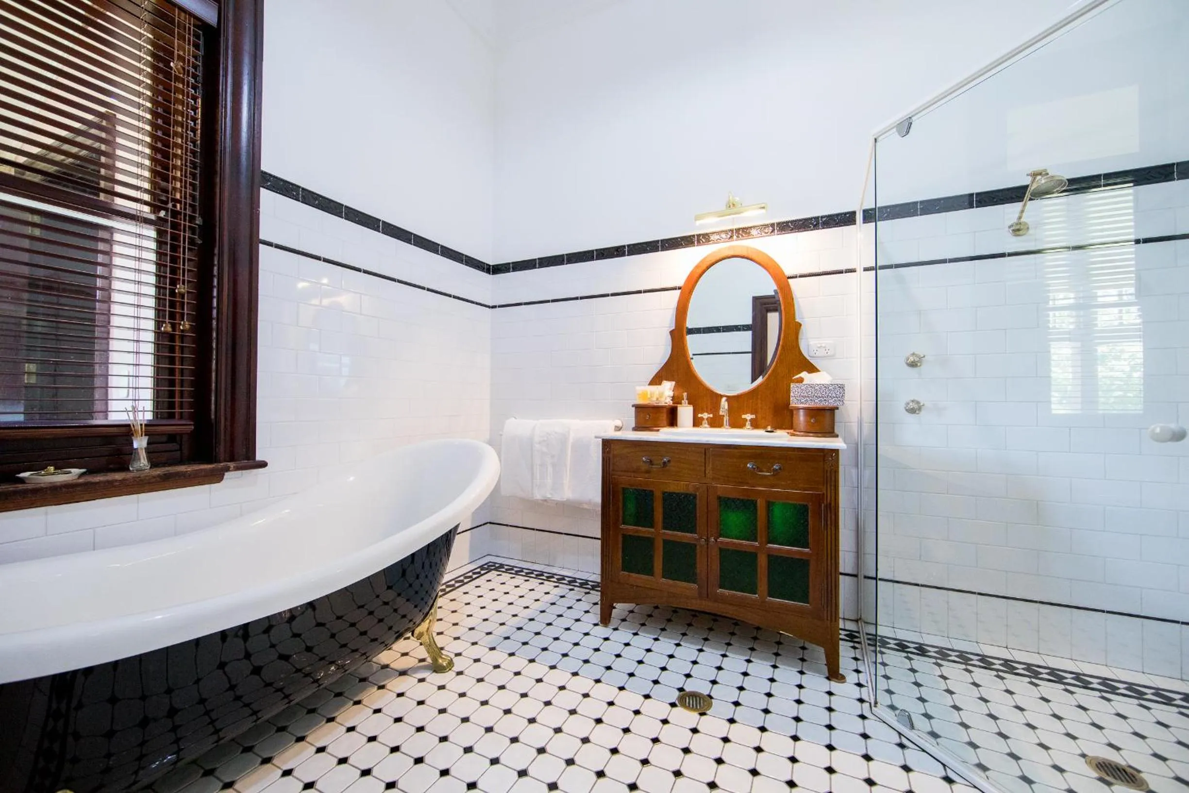 Petersons Armidale Winery and Guesthouse