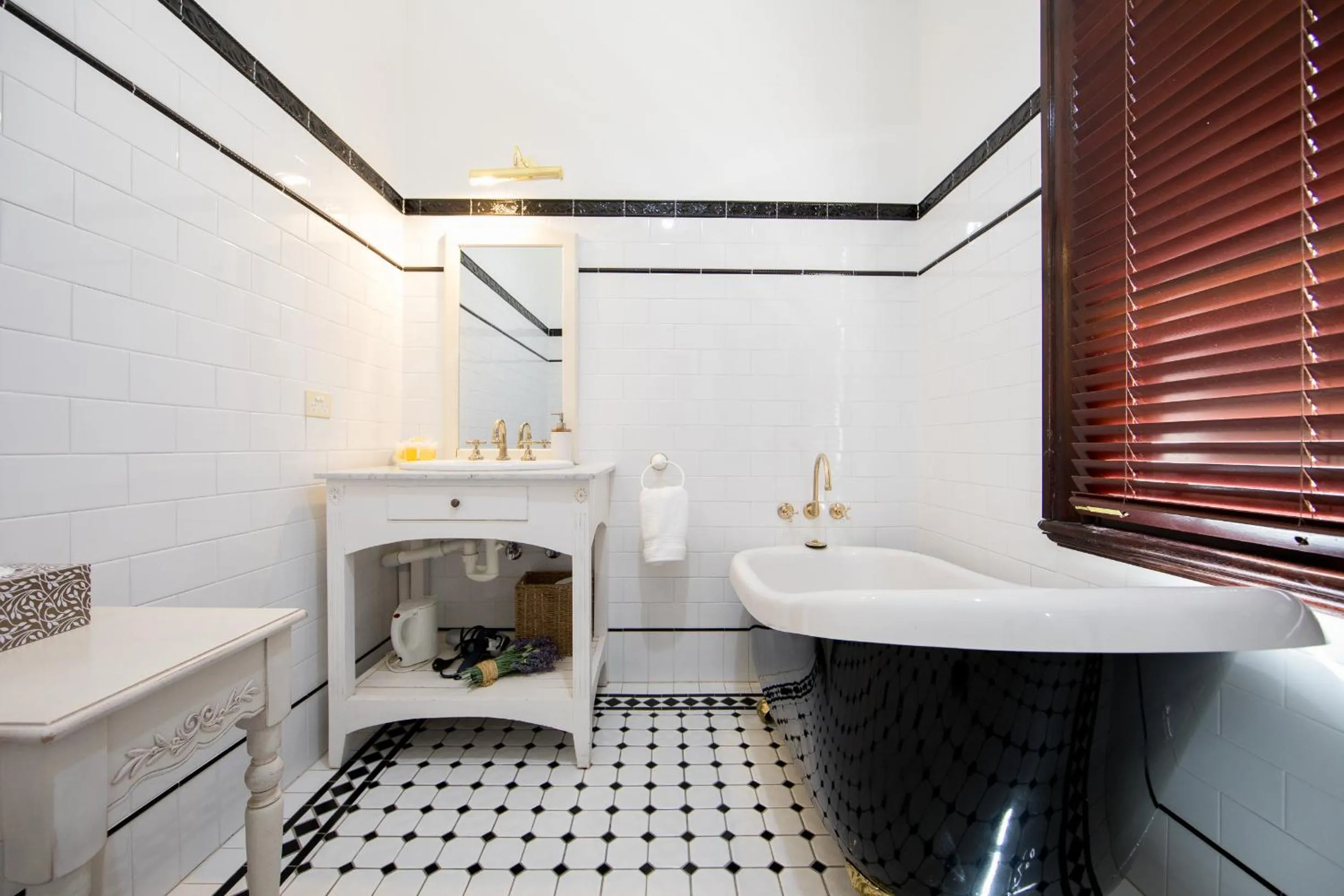 Petersons Armidale Winery and Guesthouse