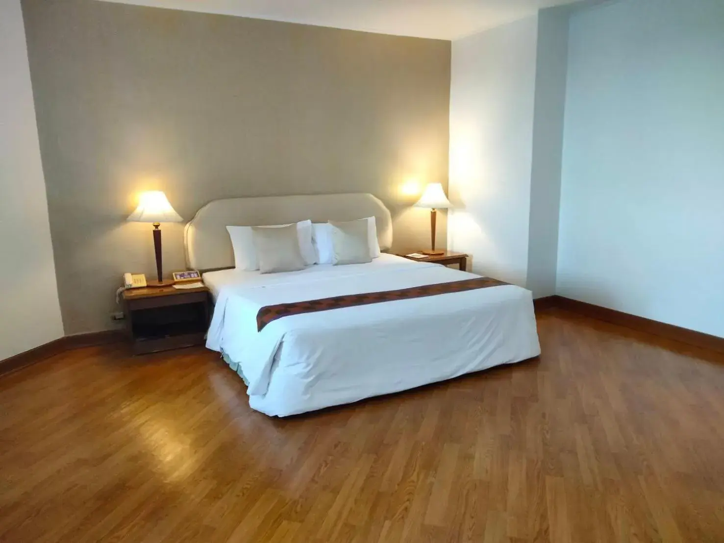 Deluxe Room in Thumrin Thana Hotel Deluxe Room in Thumrin Thana Hotel