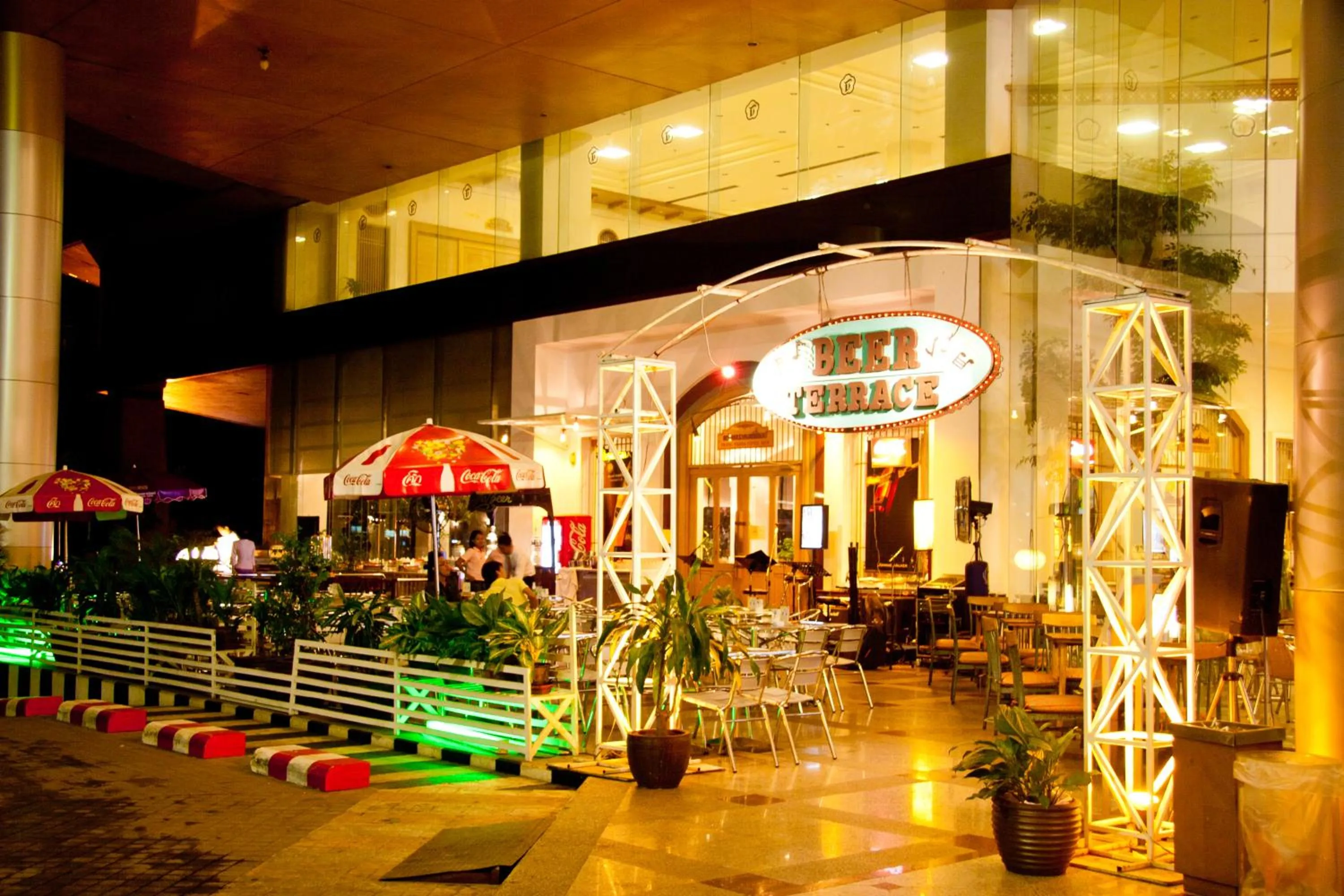 Property building in Thumrin Thana Hotel