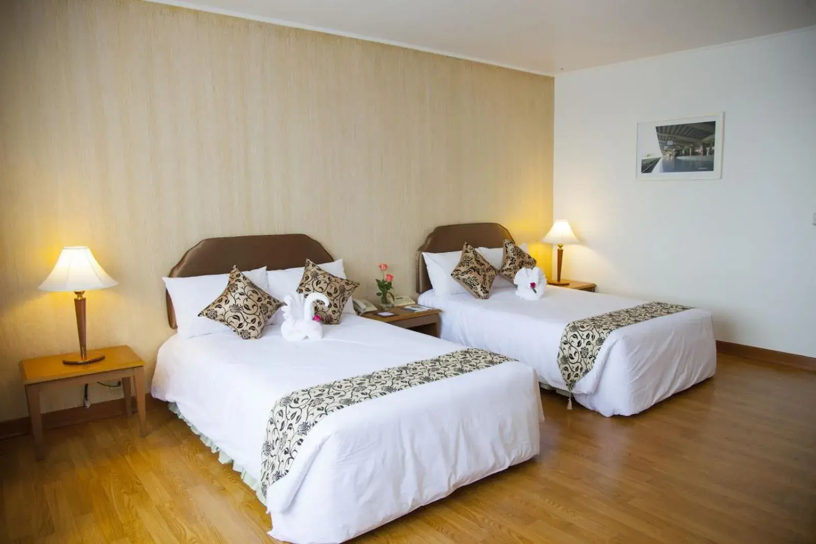 Superior Twin Room in Thumrin Thana Hotel Superior Twin Room in Thumrin Thana Hotel