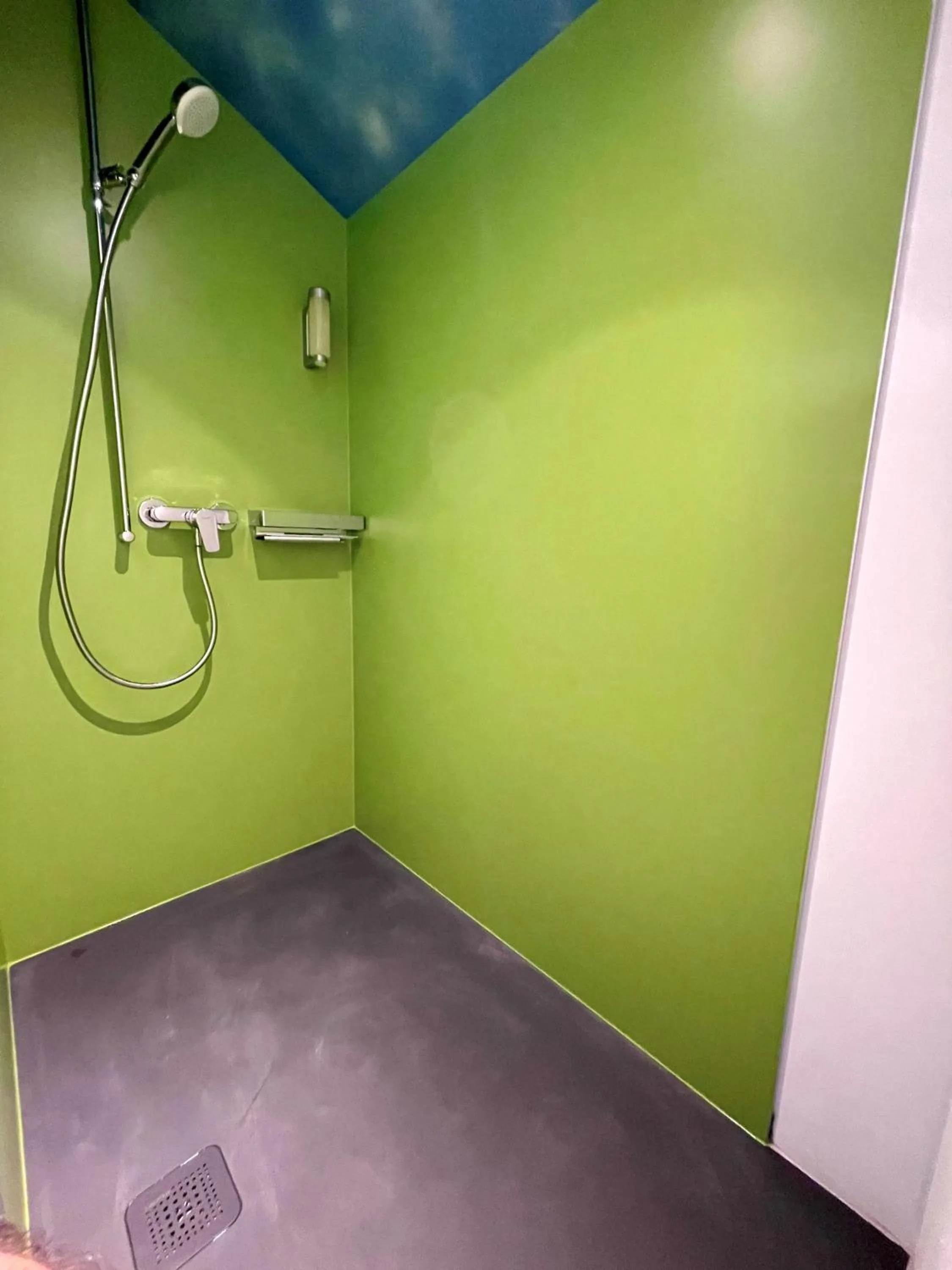 Shower in Boutique und Bier Hotel des alpes