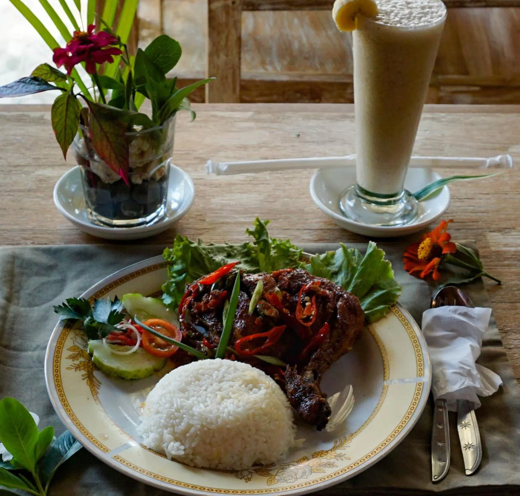 Food and drinks in Wisma Pulau Merah