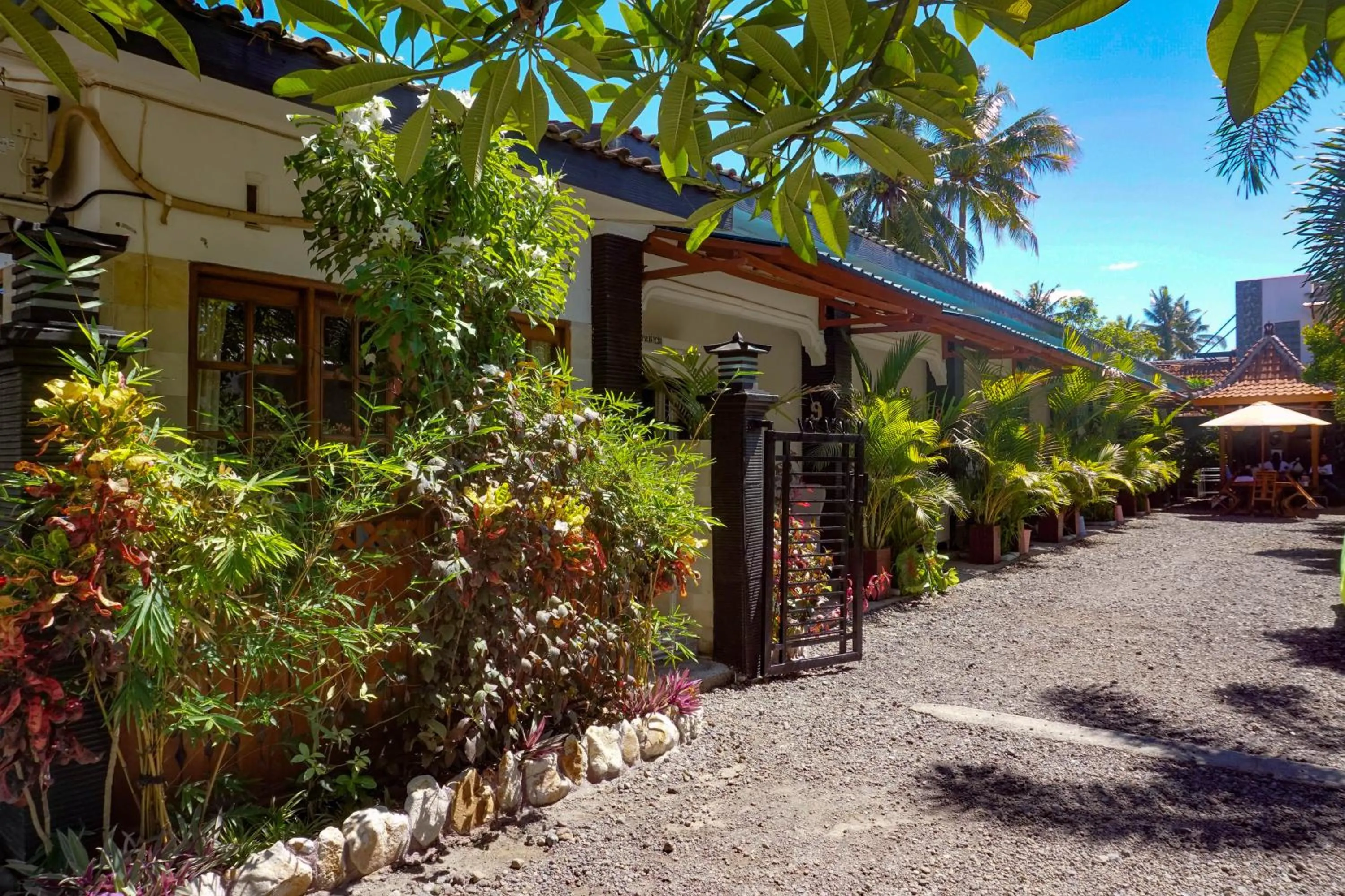 Facade/entrance in Wisma Pulau Merah