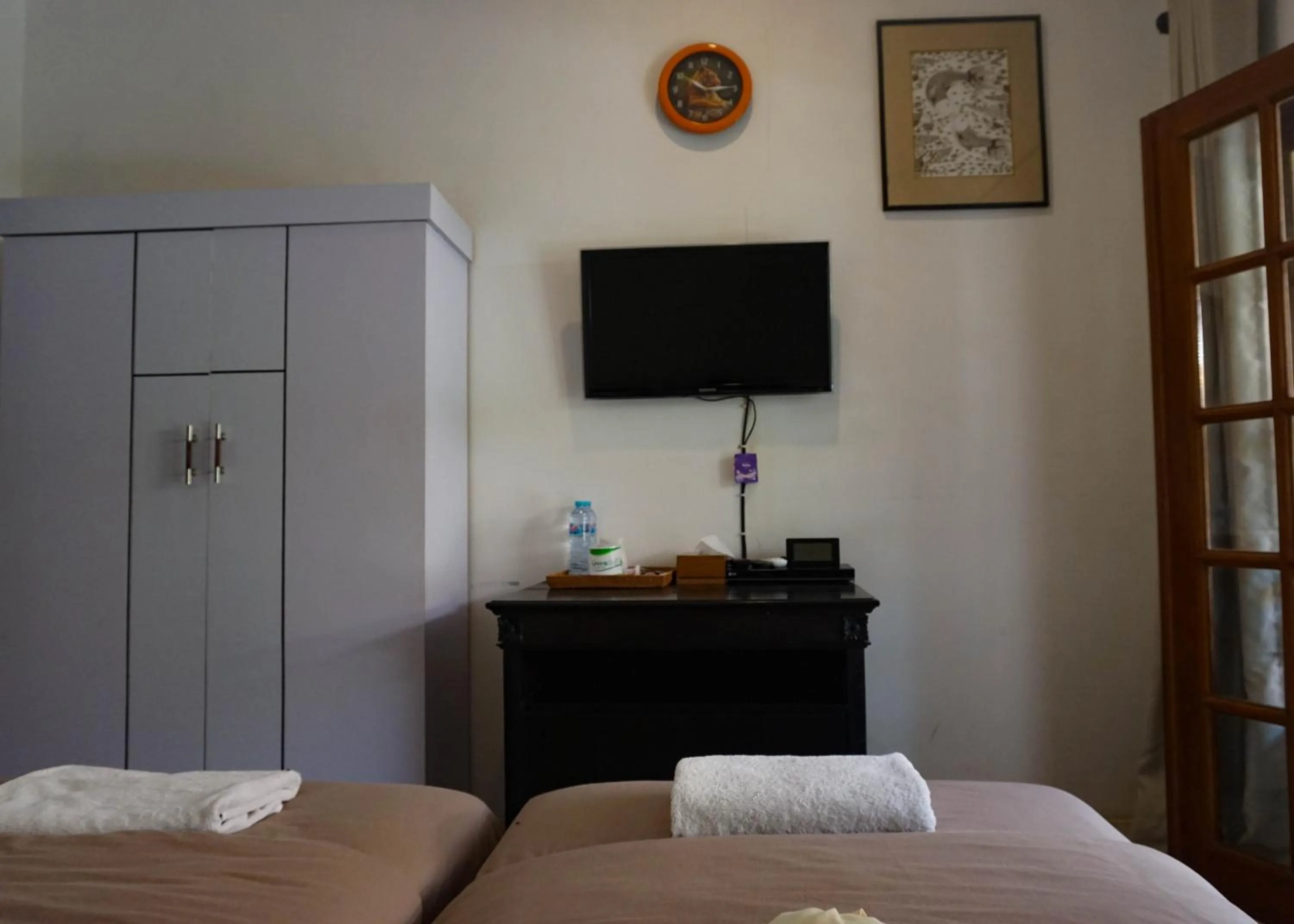 TV and multimedia, Bed in Wisma Pulau Merah