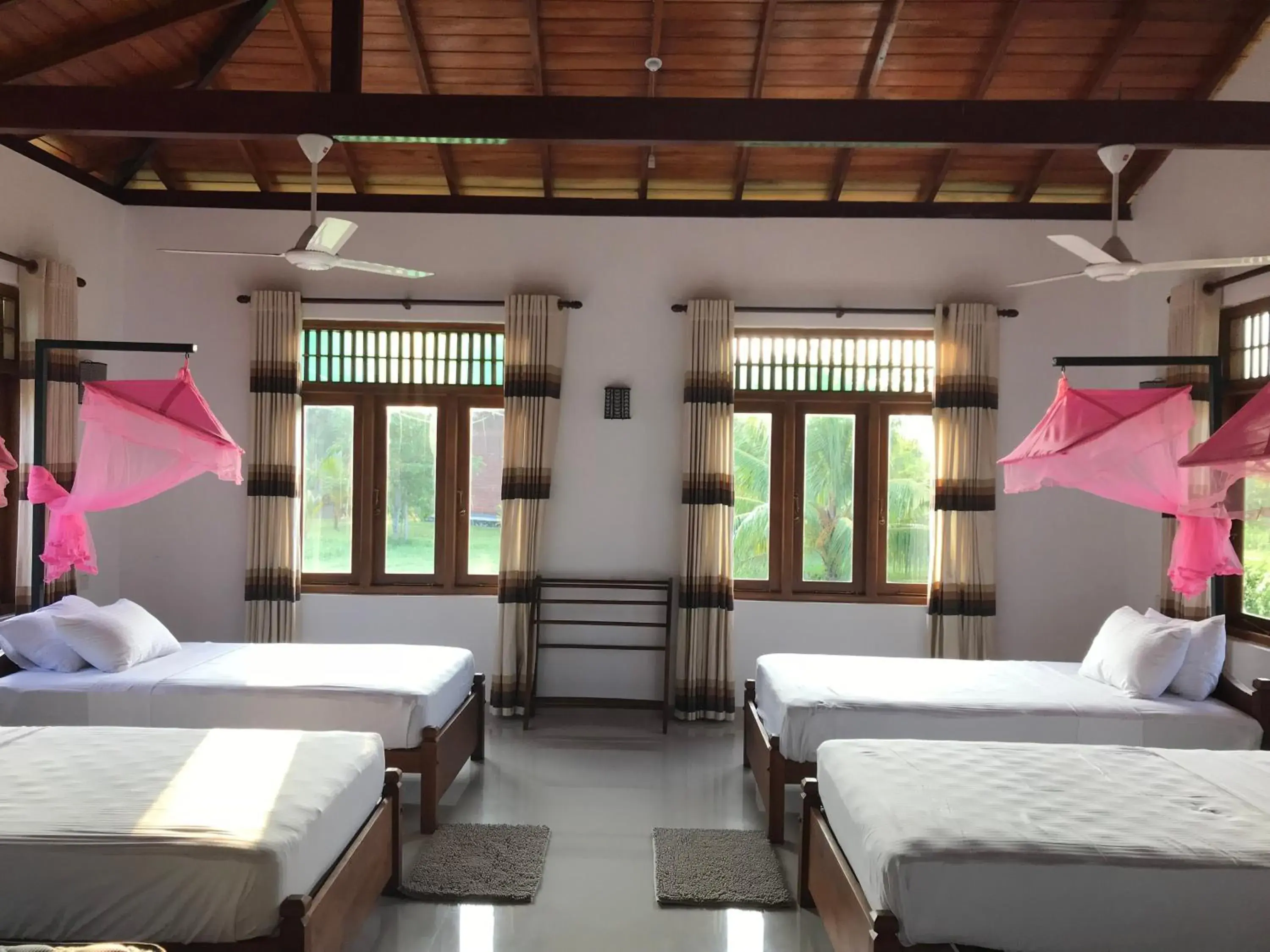 6-Bed Mixed Dormitory Room in Aki Villa 6-Bed Mixed Dormitory Room in Aki Villa