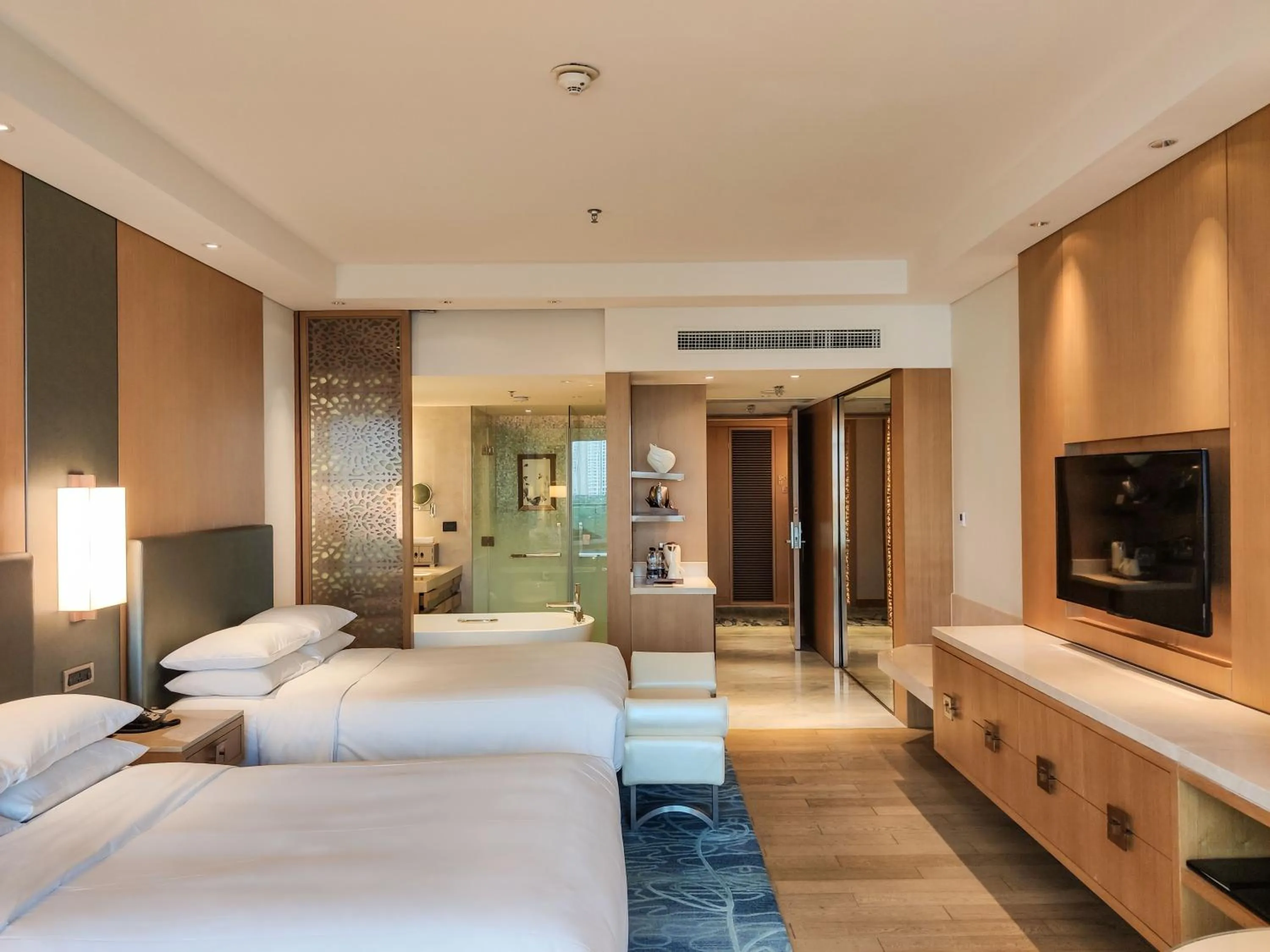Photo of the whole room, Bed in JW Marriott Hotel Sanya Dadonghai Bay