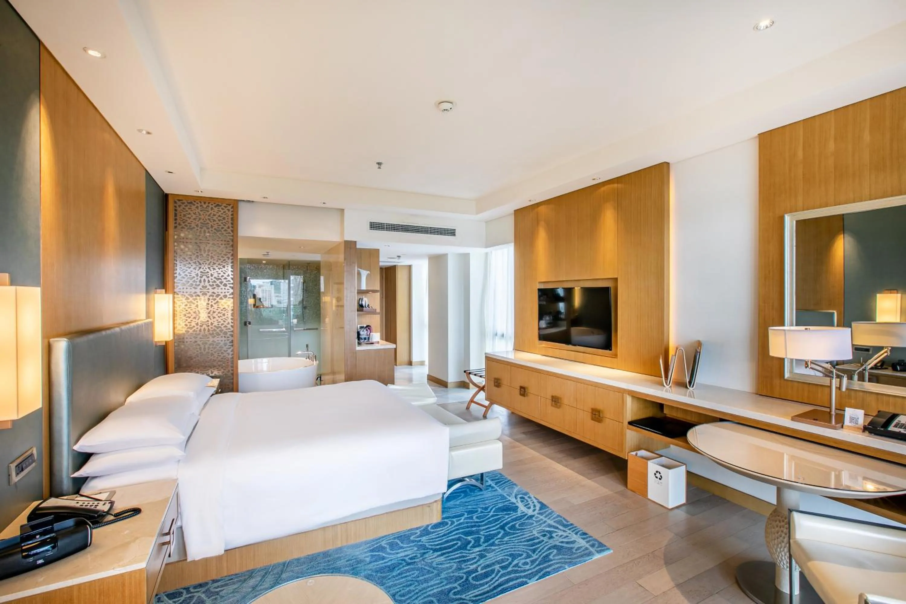Photo of the whole room, Bed in JW Marriott Hotel Sanya Dadonghai Bay