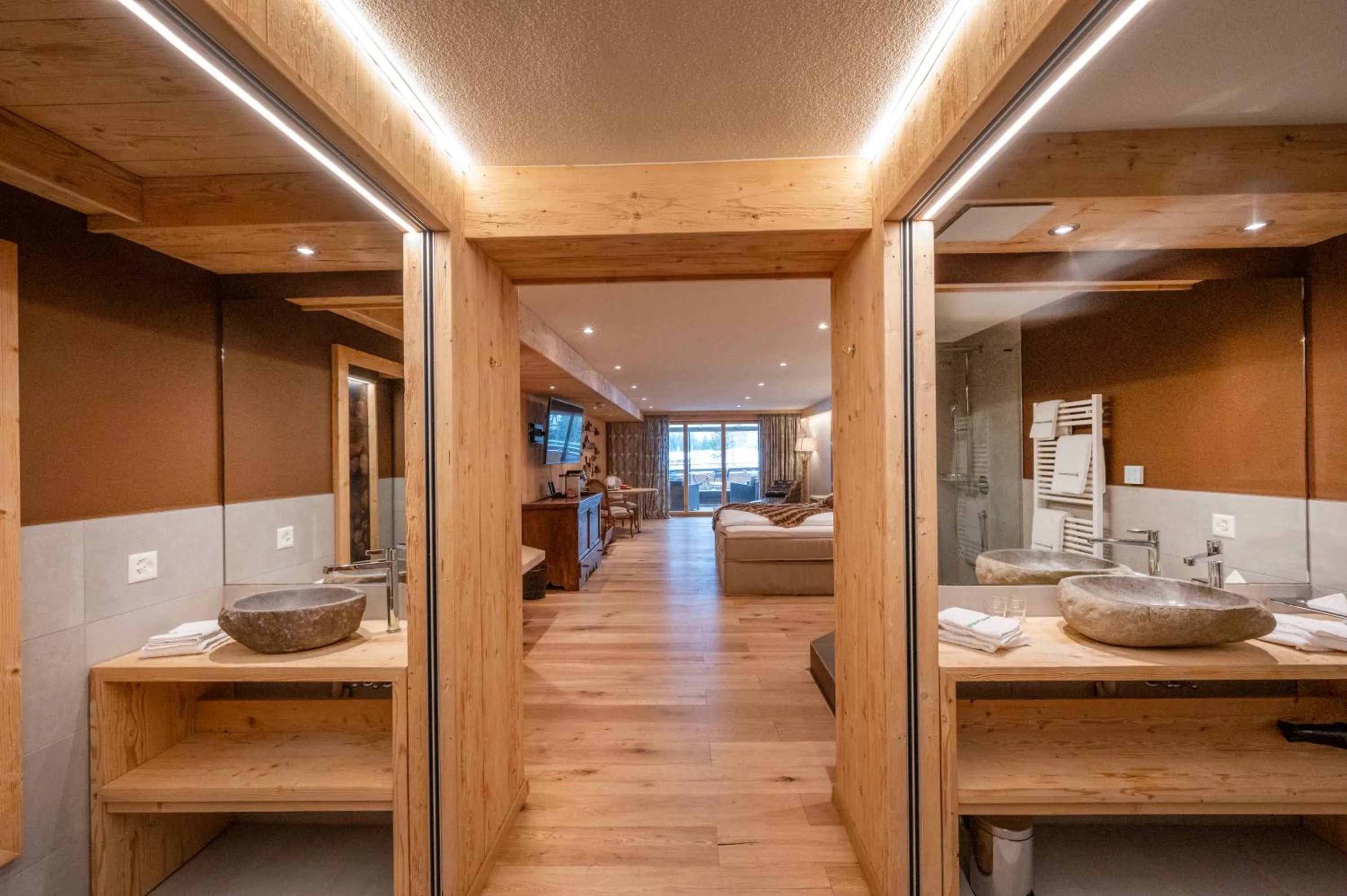 Photo of the whole room in Waldhotel Doldenhorn