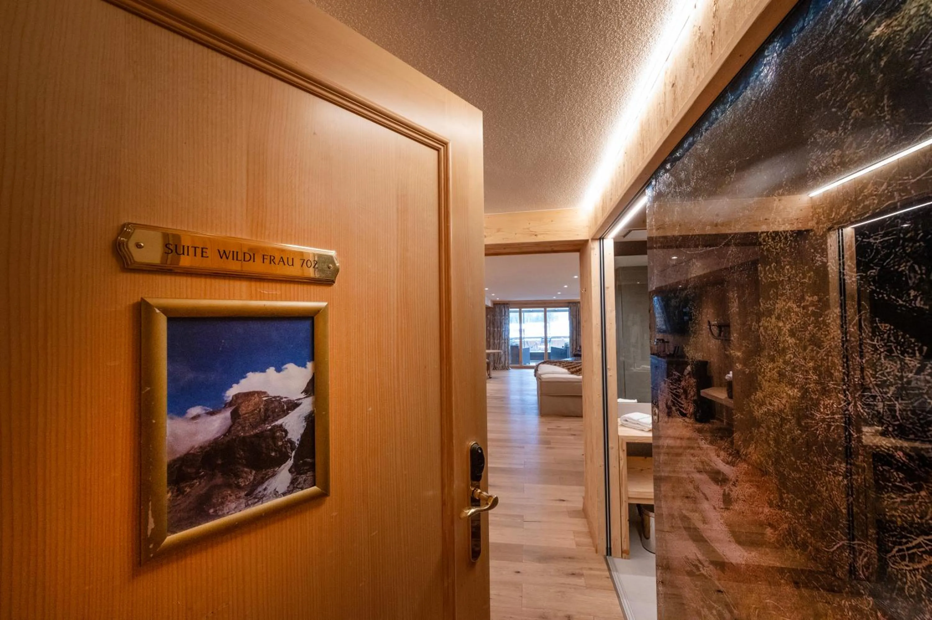 Photo of the whole room in Waldhotel Doldenhorn