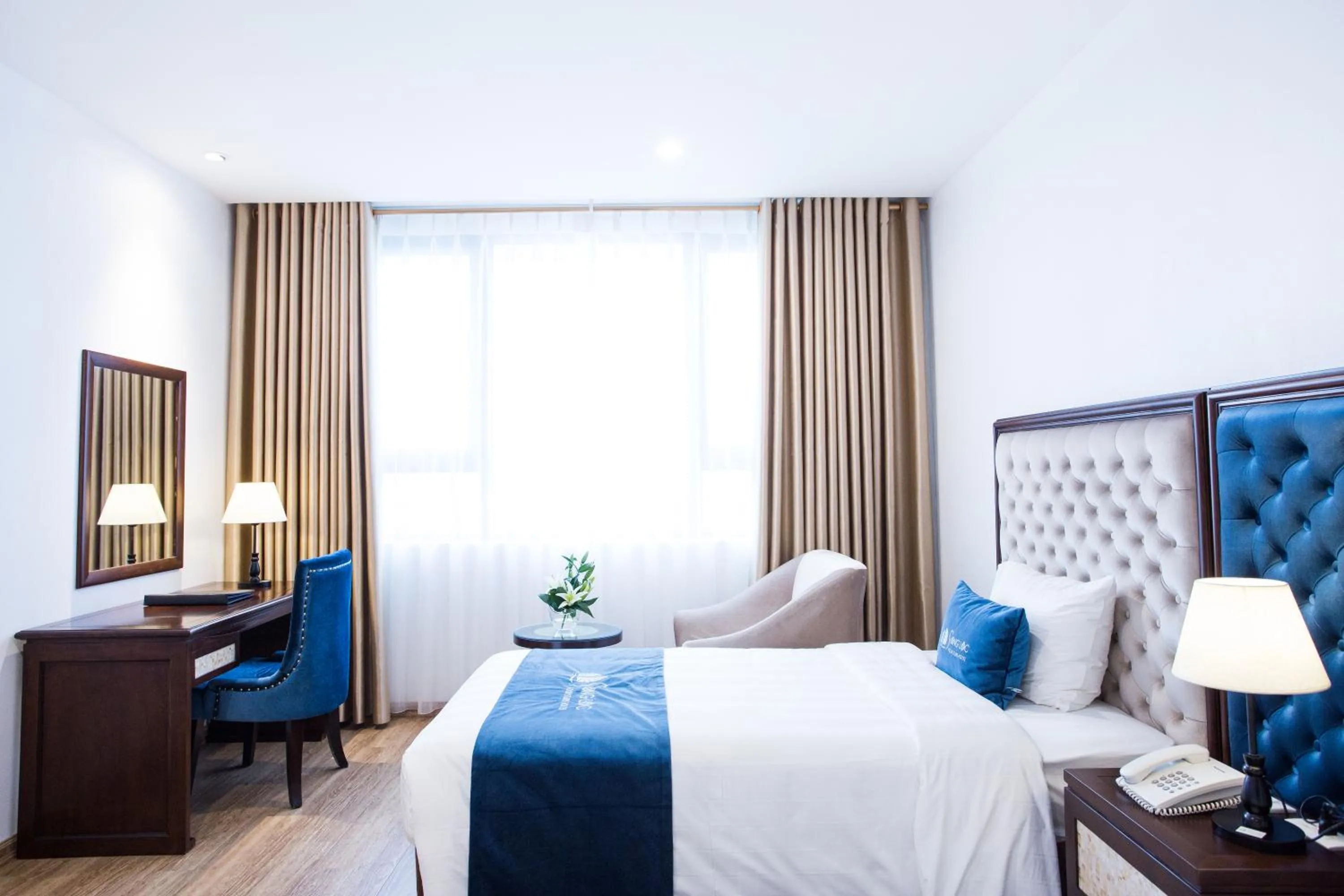 Bed in Song Loc Luxury Hotel