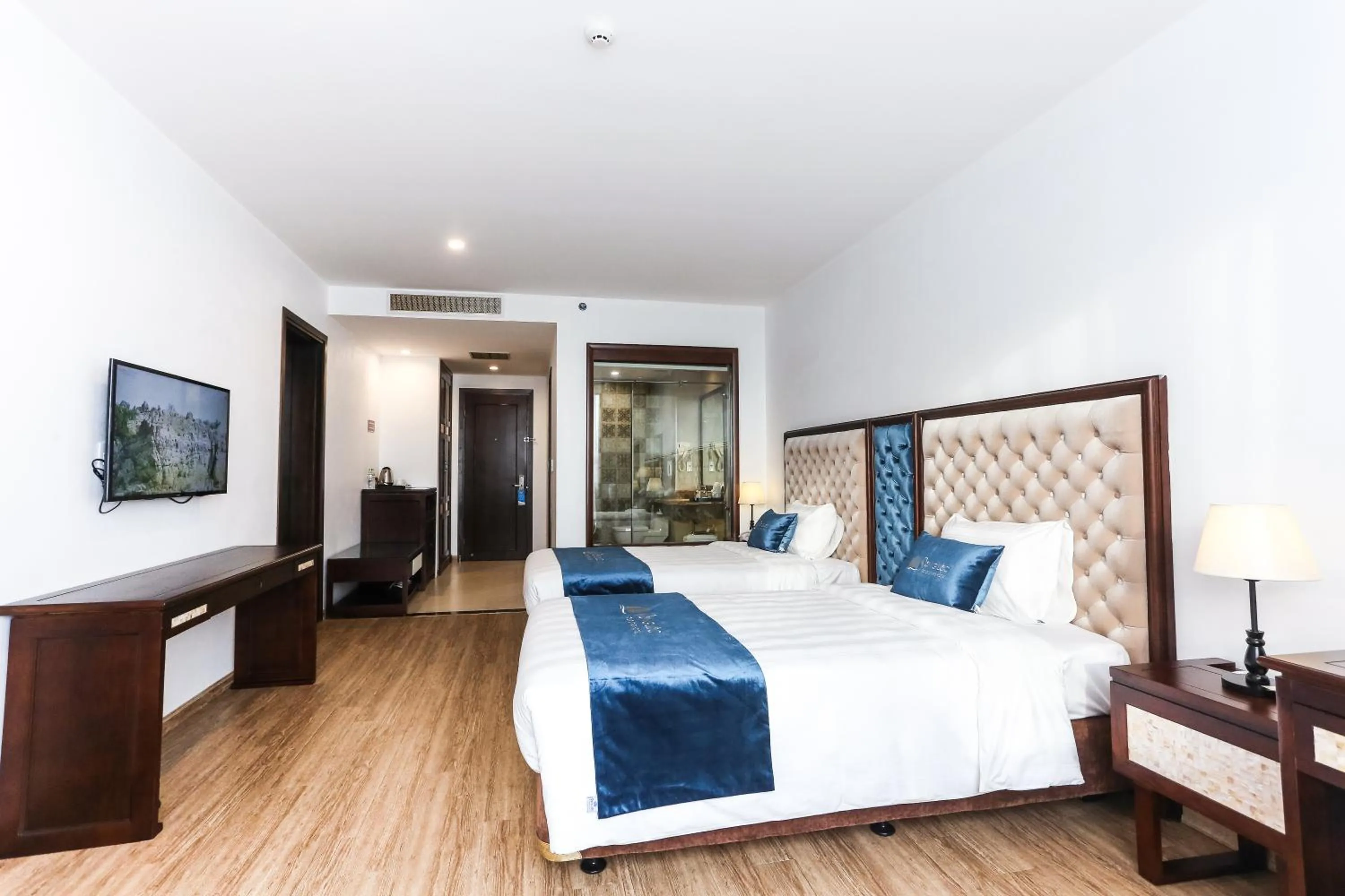 Bedroom in Song Loc Luxury Hotel